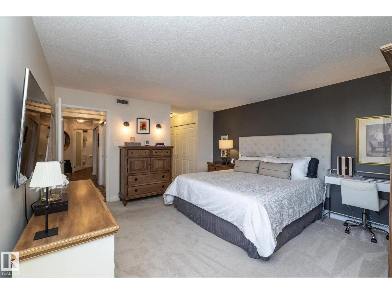 #503 10025 113 ST NW