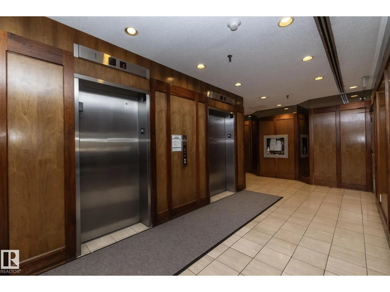 #503 10025 113 ST NW