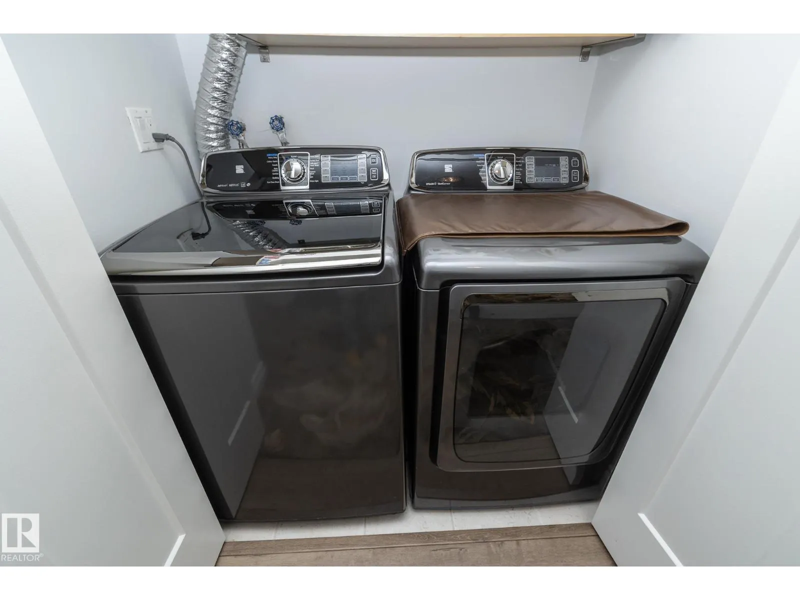 #503 10025 113 ST NW
