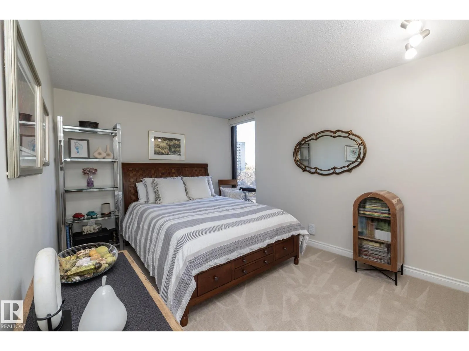 #503 10025 113 ST NW