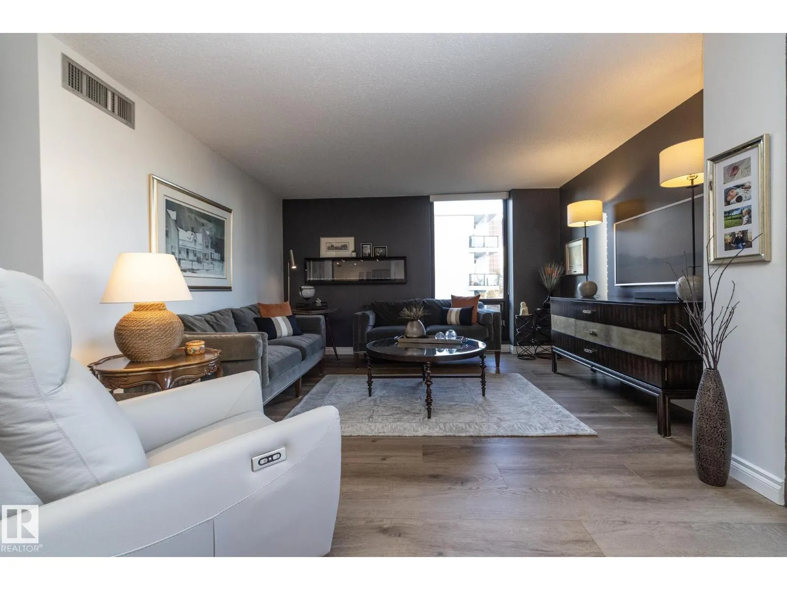 #503 10025 113 ST NW