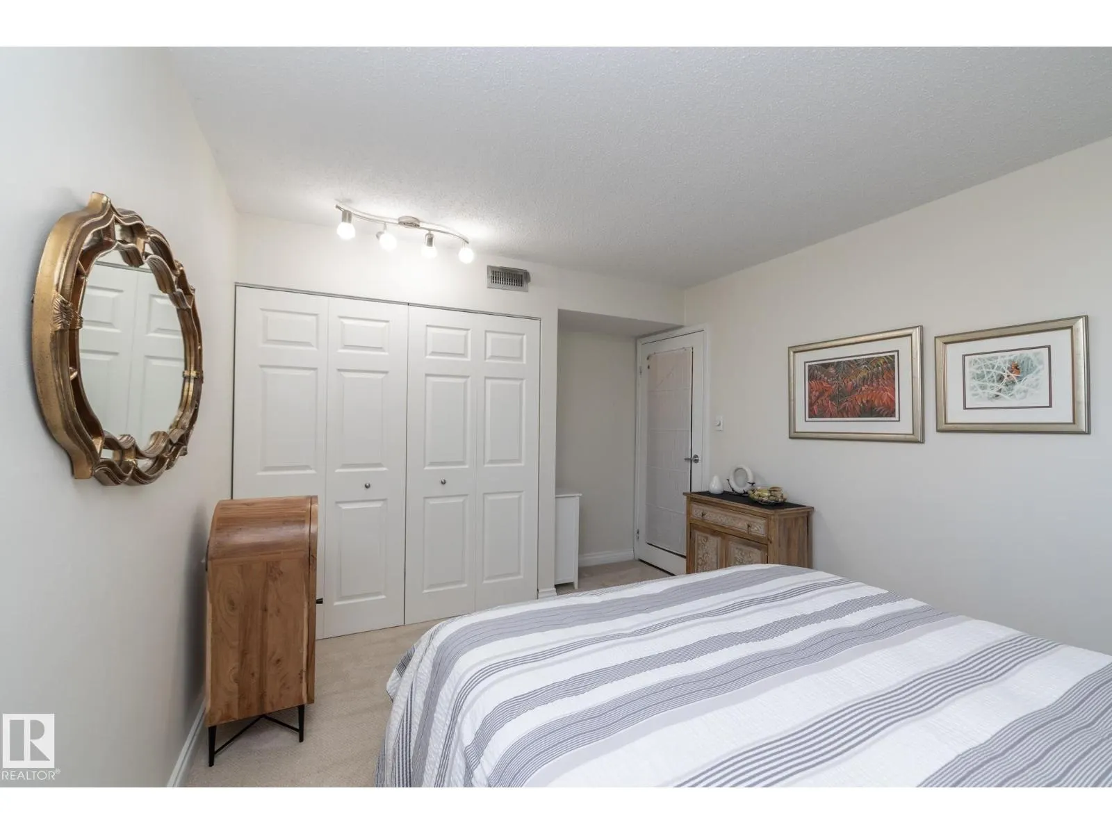 #503 10025 113 ST NW