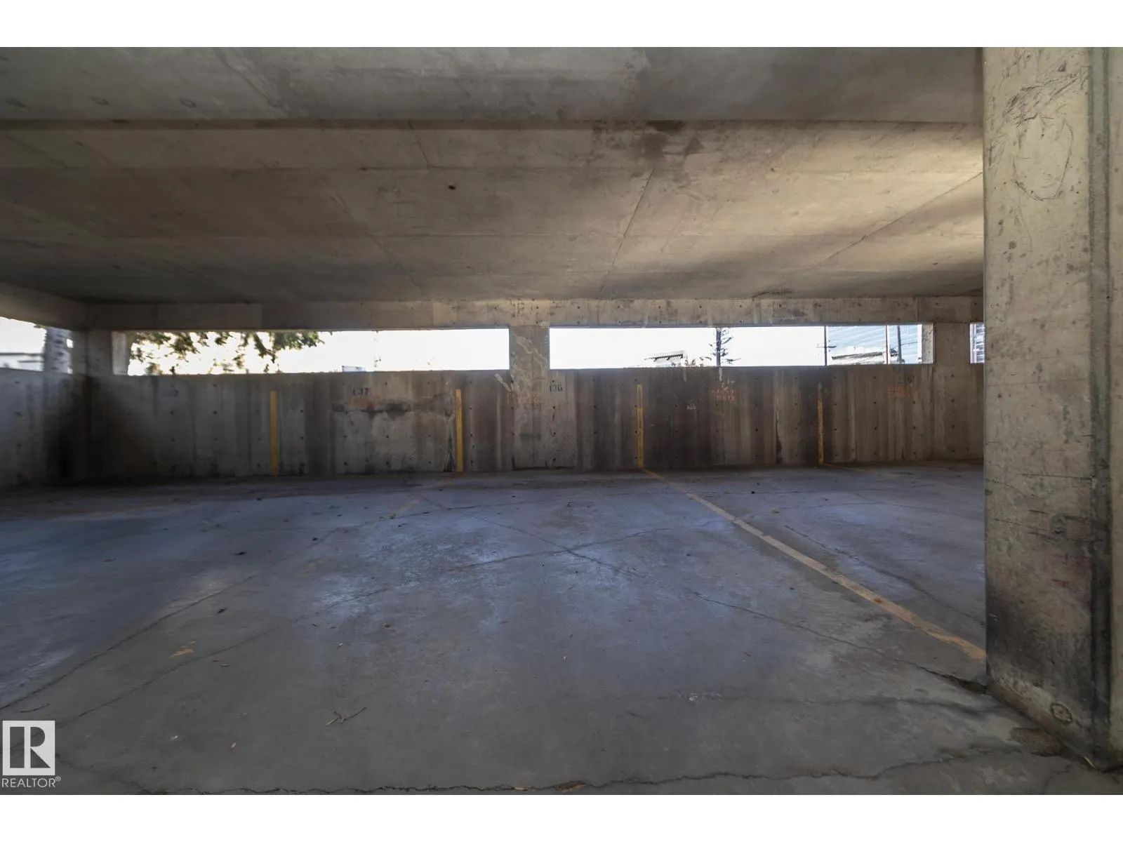 #503 10025 113 ST NW