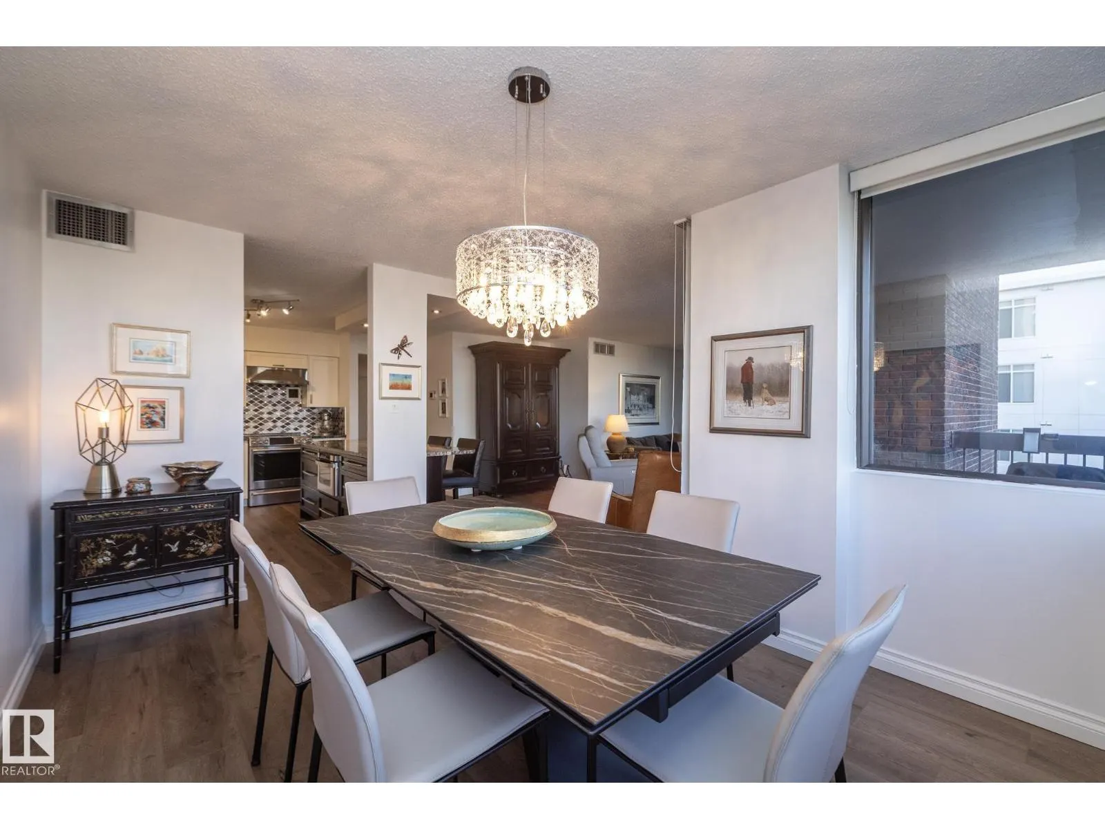 #503 10025 113 ST NW