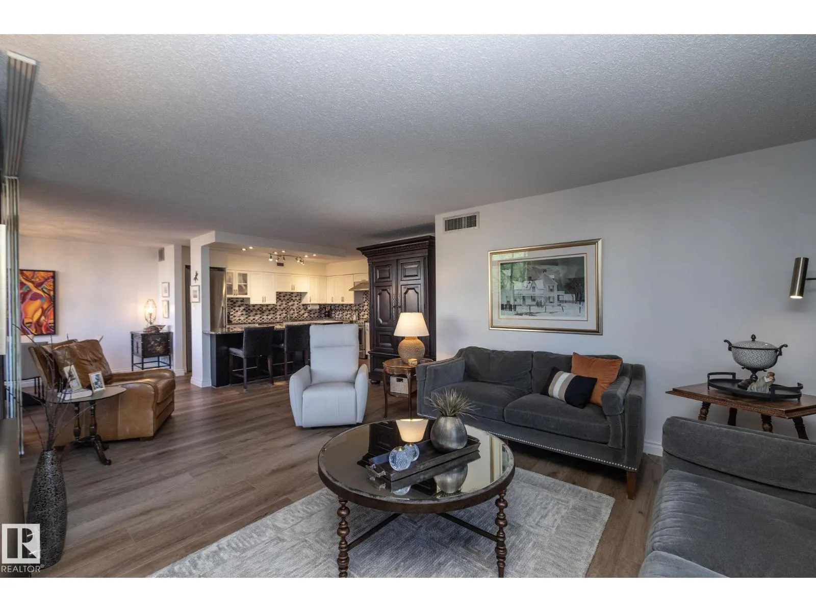 #503 10025 113 ST NW