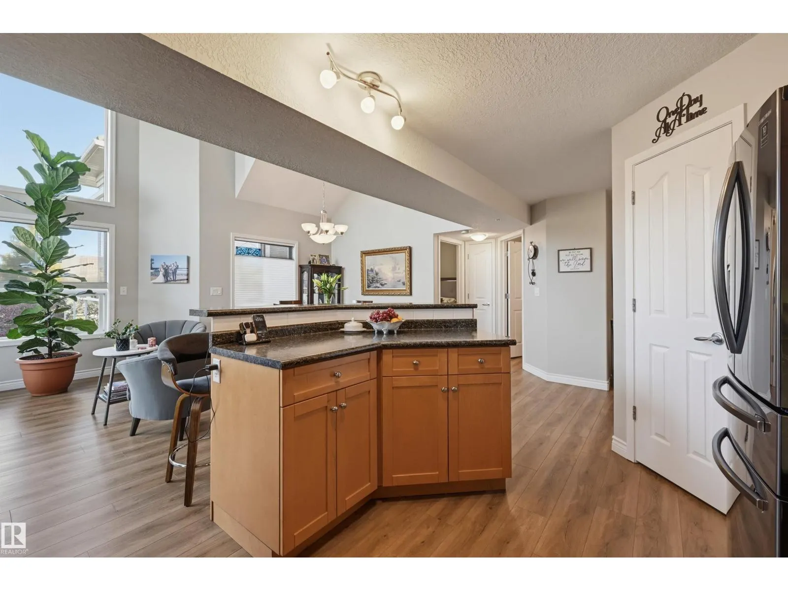 #427 9008 99 AV NW