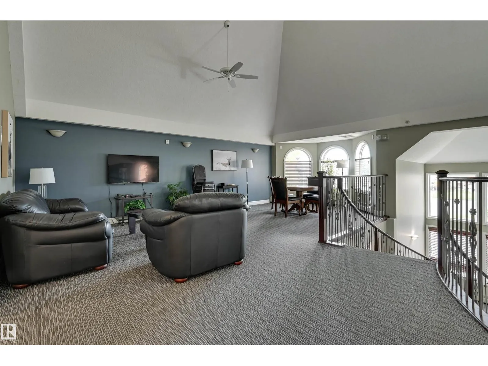 #427 9008 99 AV NW