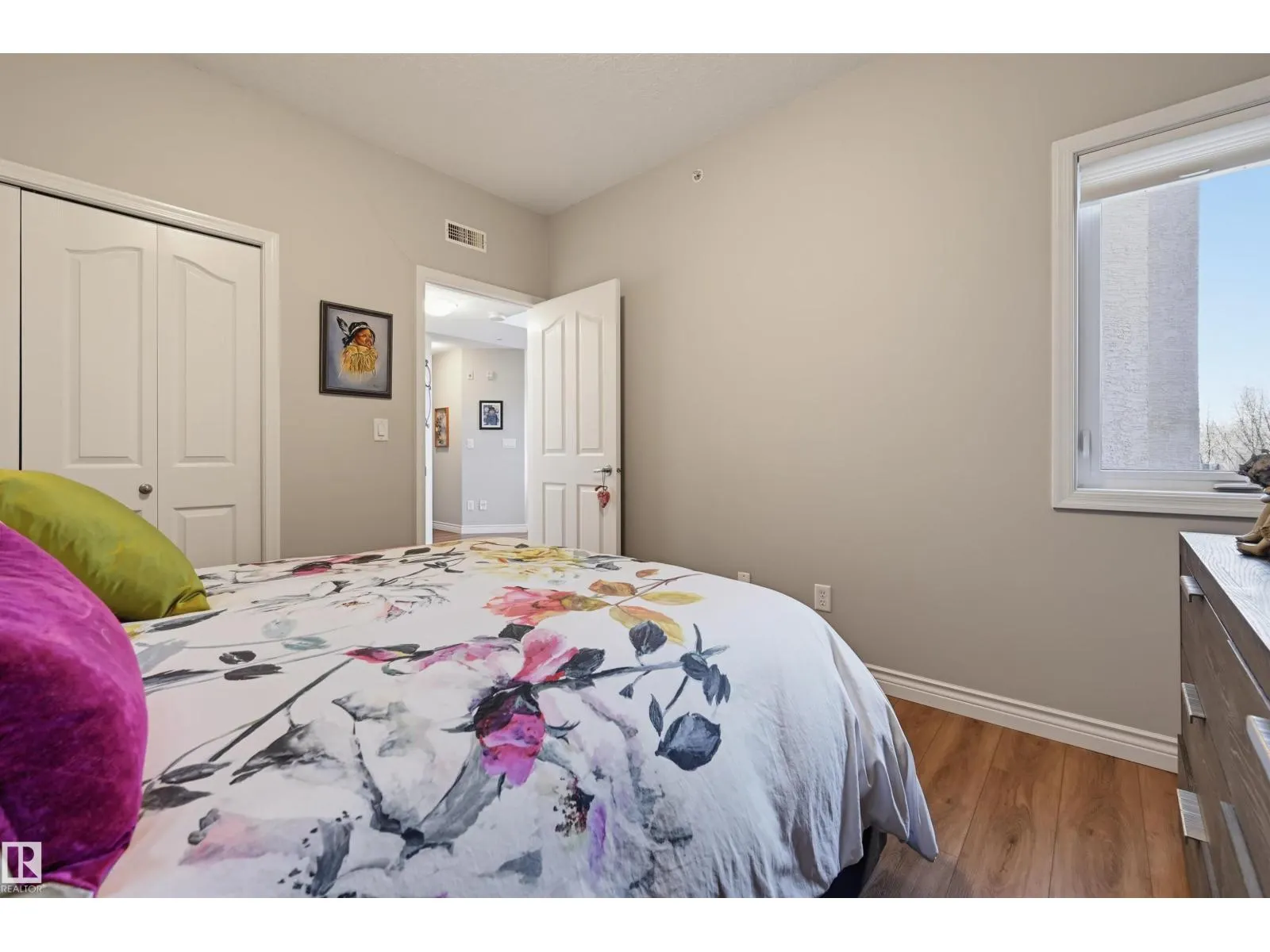 #427 9008 99 AV NW