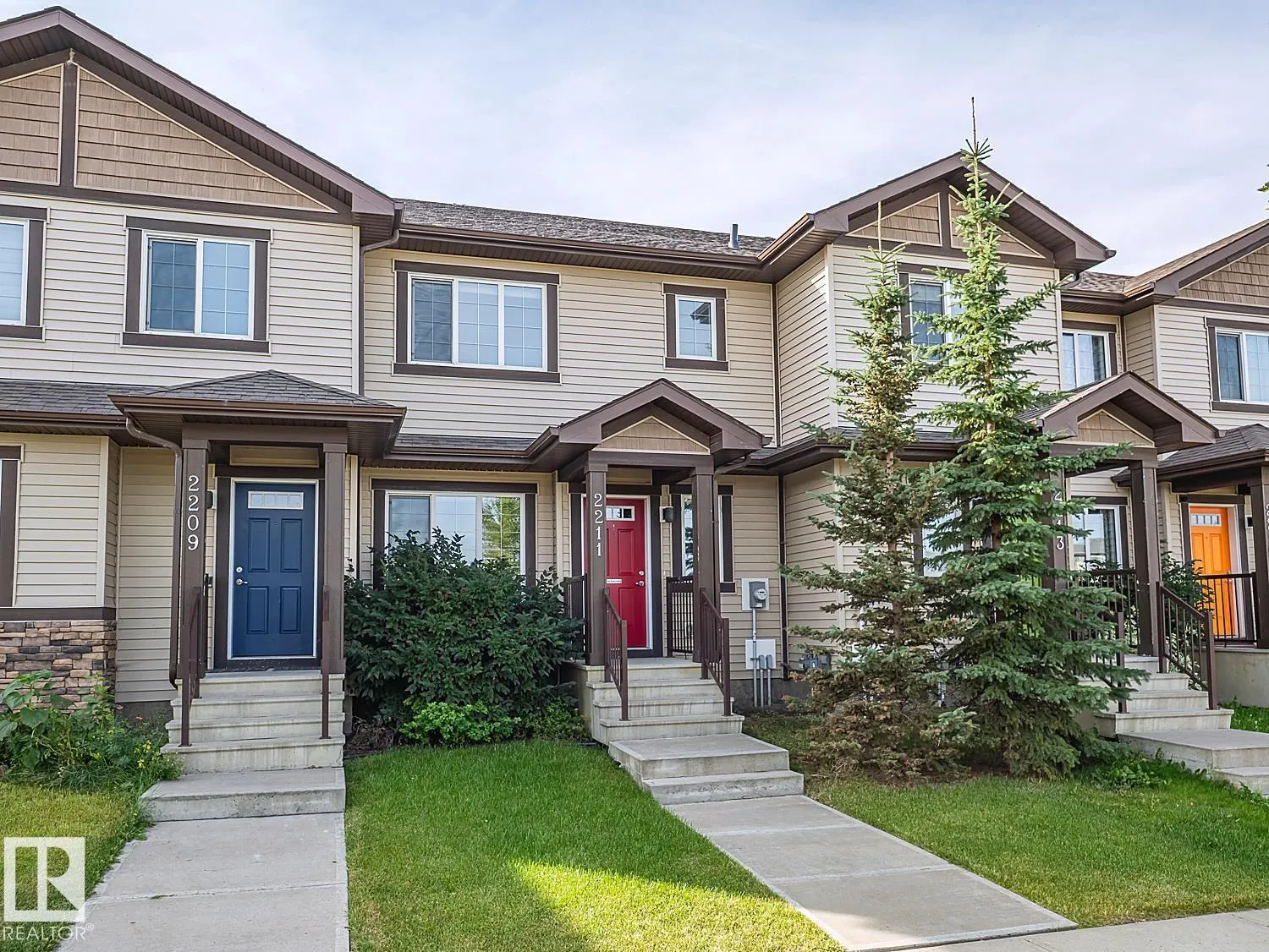 2211 16 AV NW
