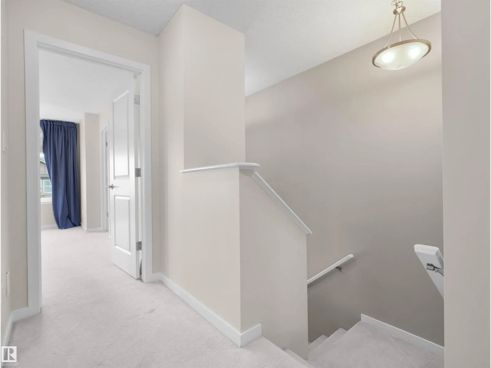 9764 221 ST NW