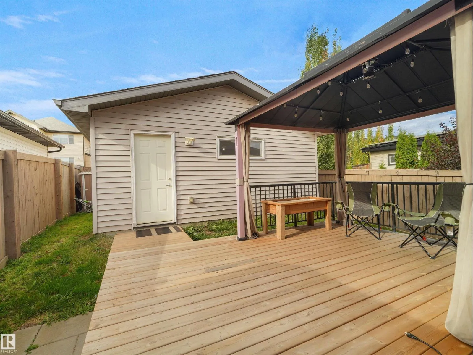 9764 221 ST NW