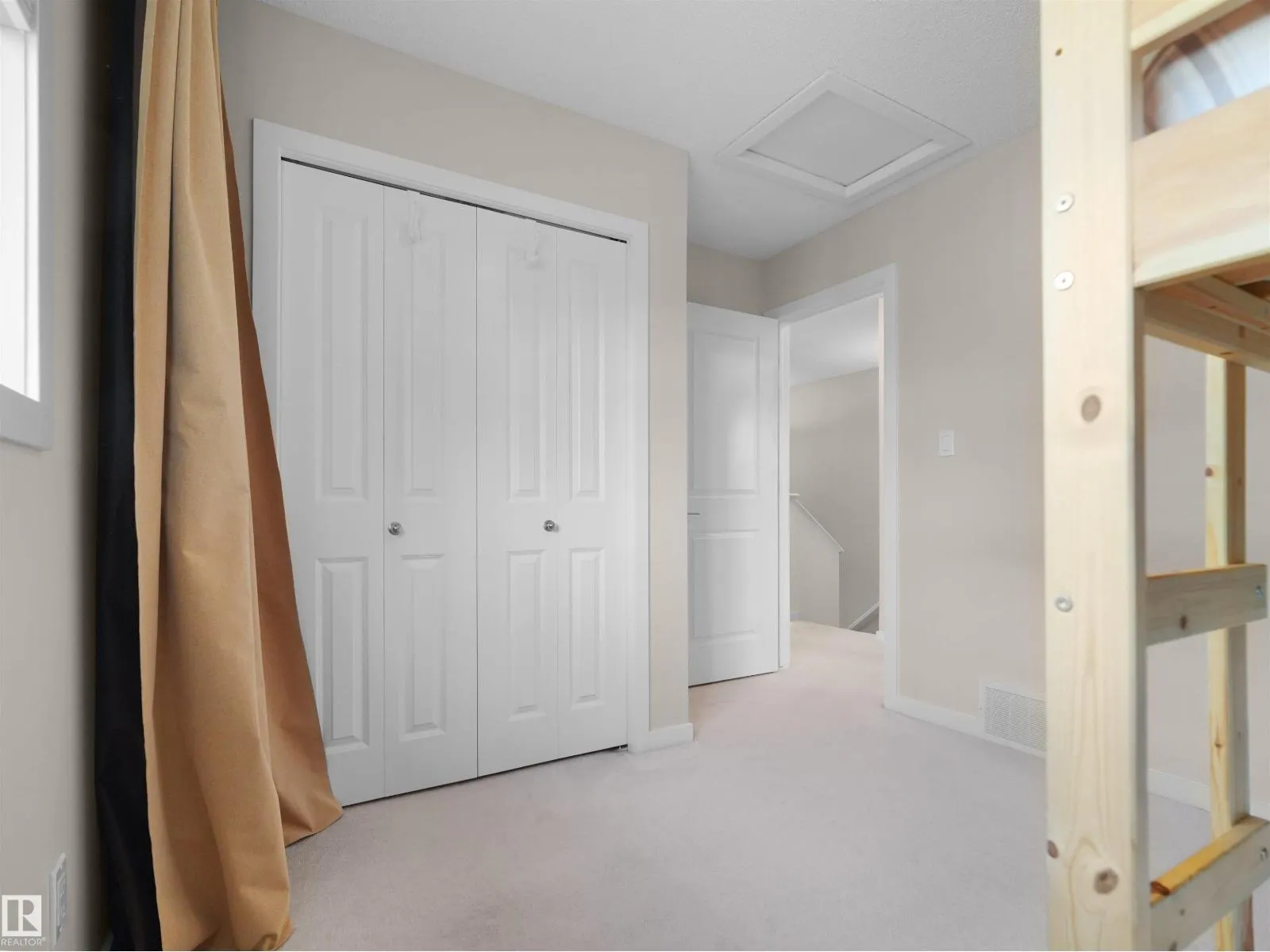 9764 221 ST NW
