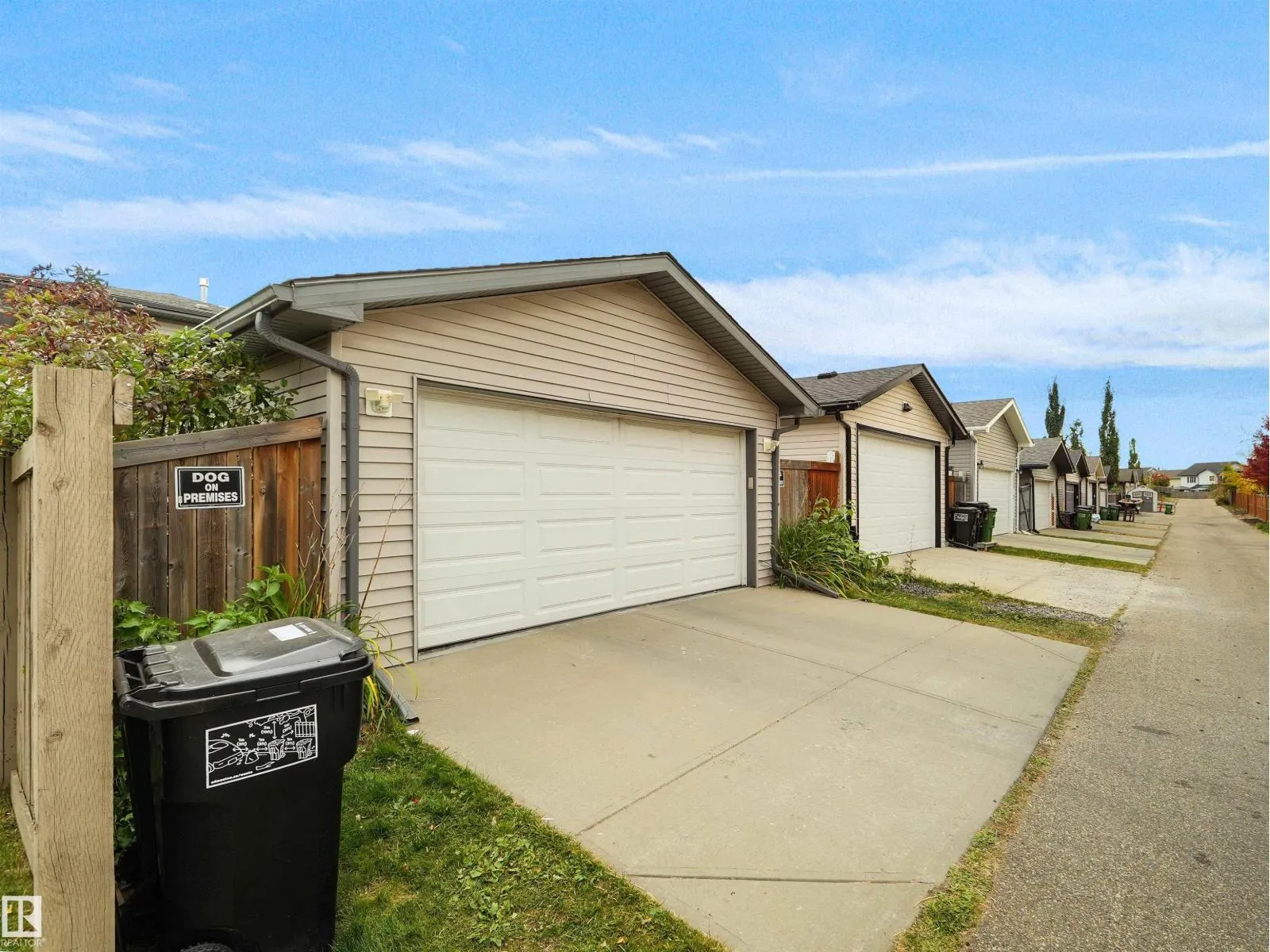 9764 221 ST NW