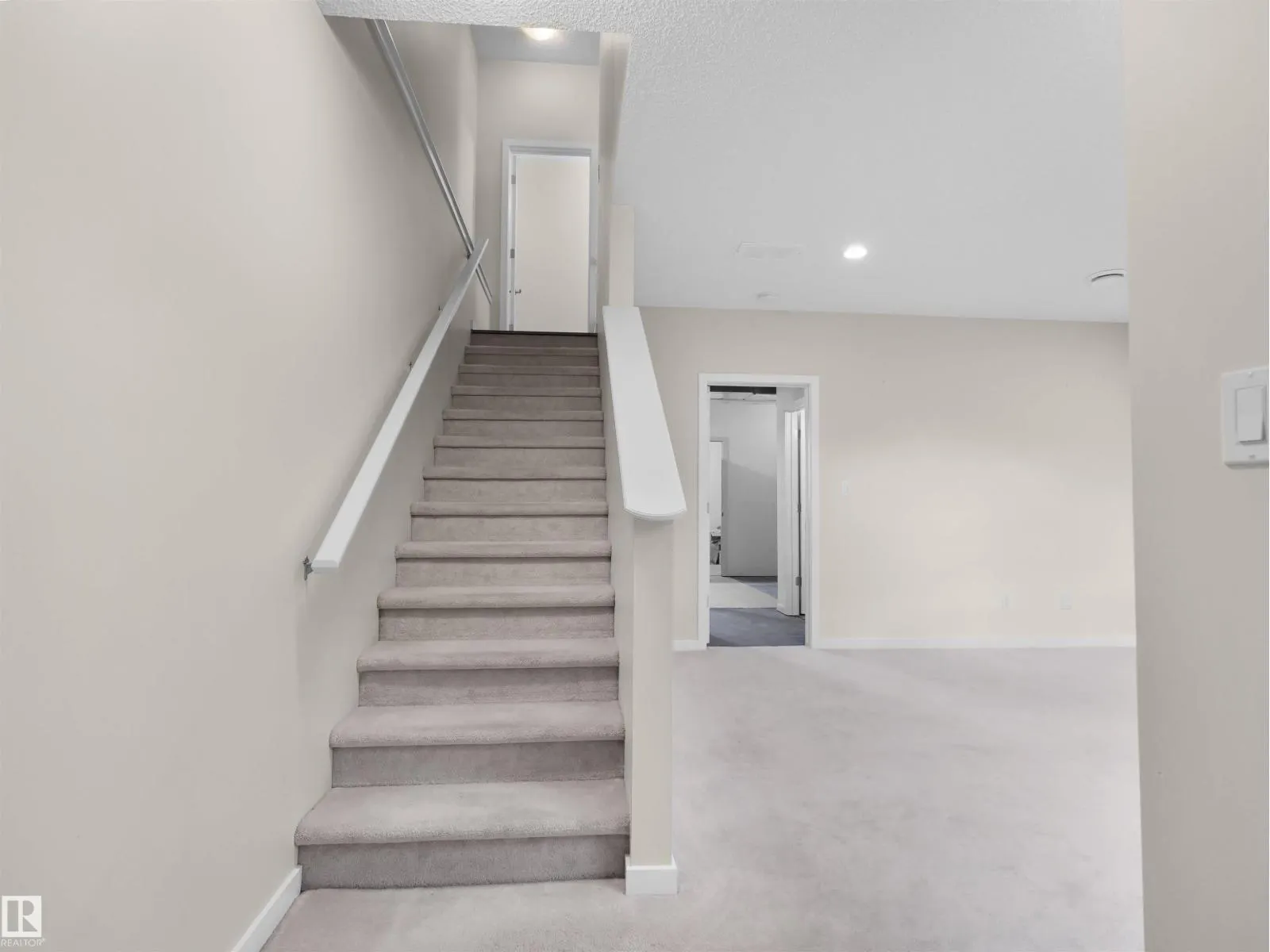 9764 221 ST NW