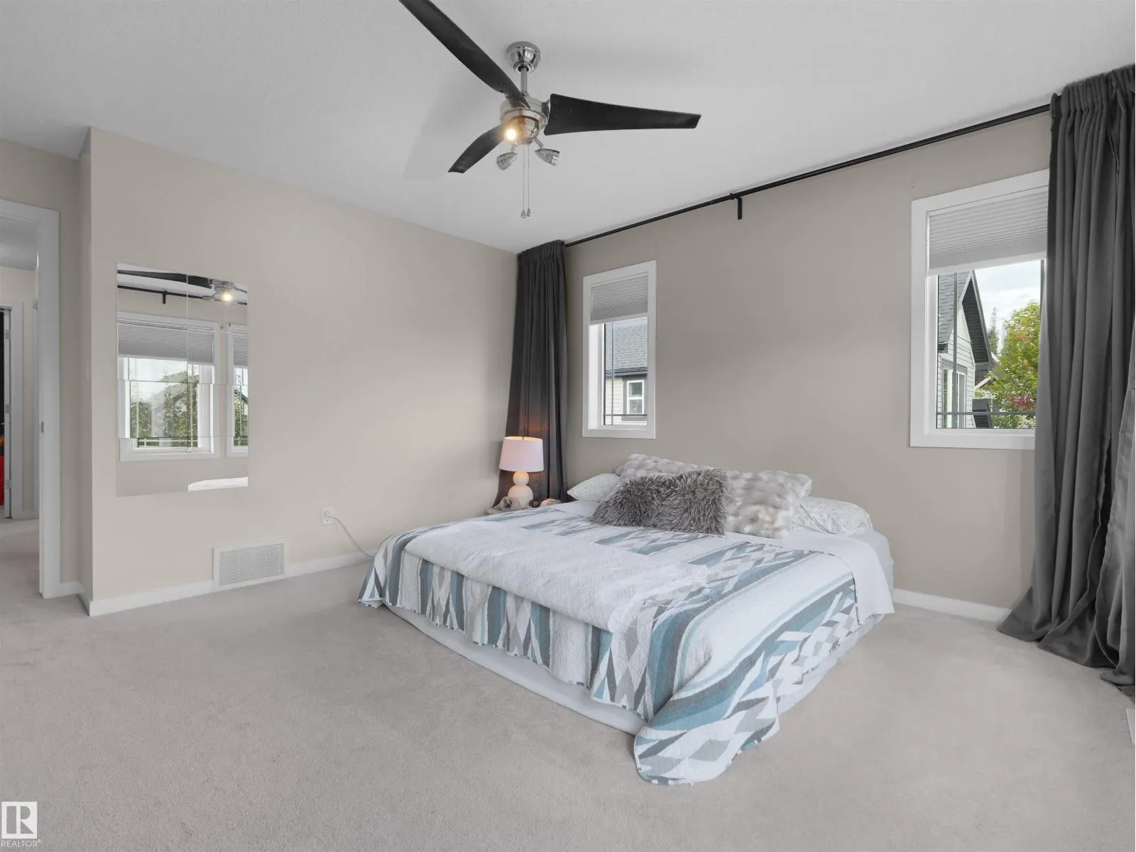 9764 221 ST NW