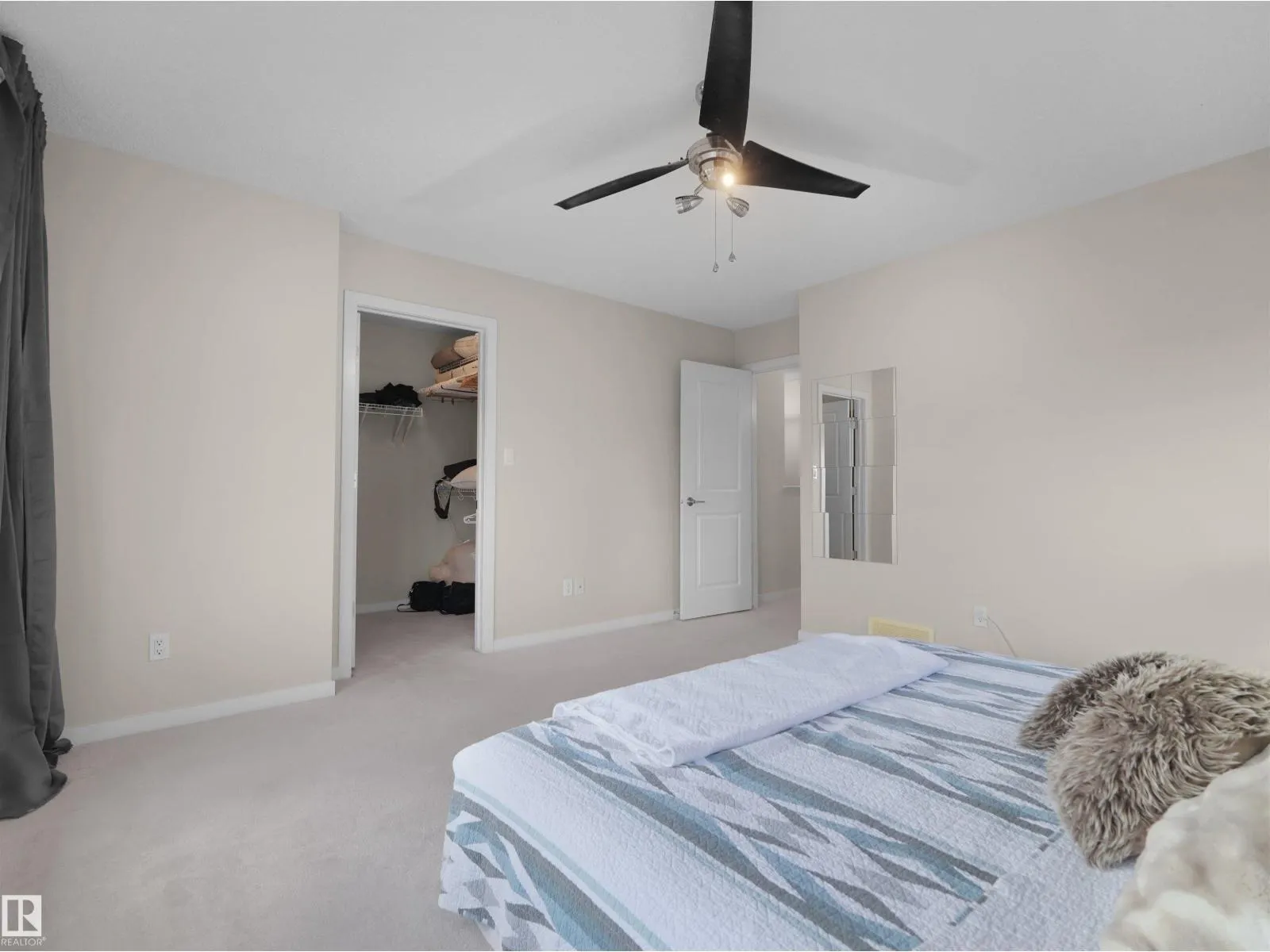 9764 221 ST NW