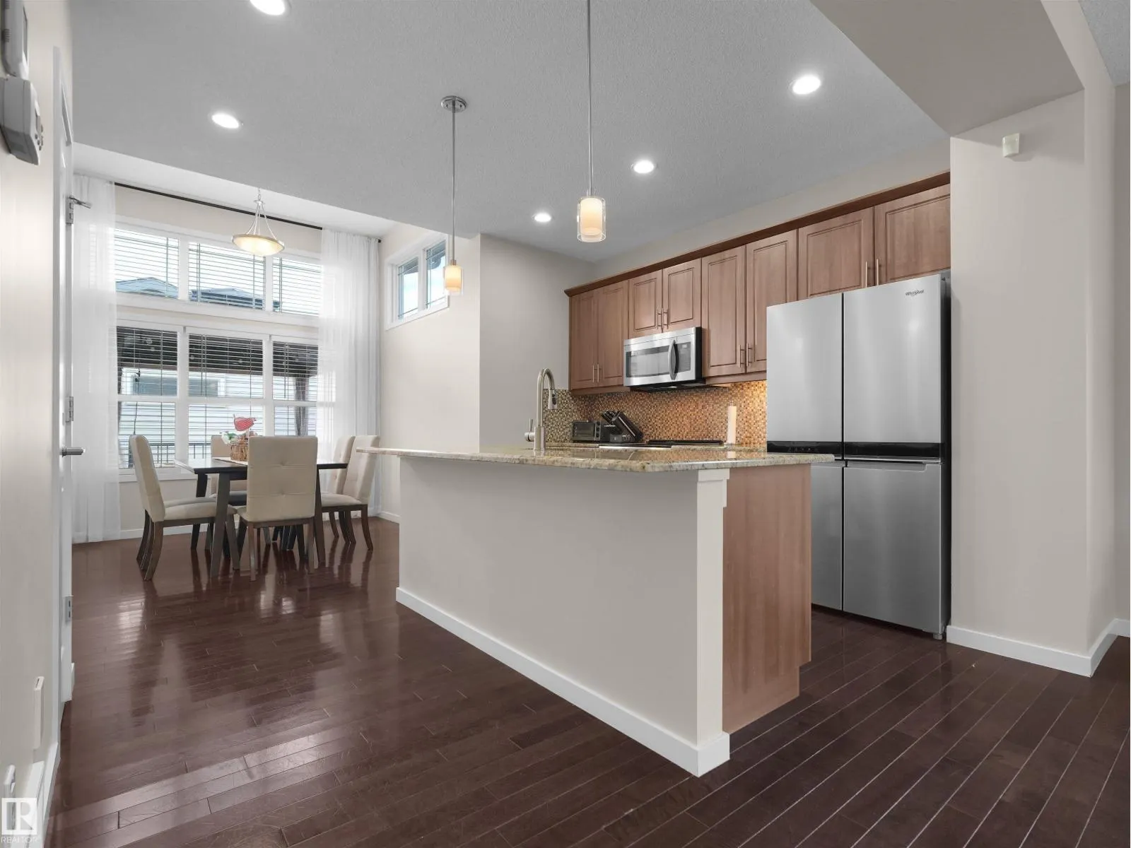 9764 221 ST NW