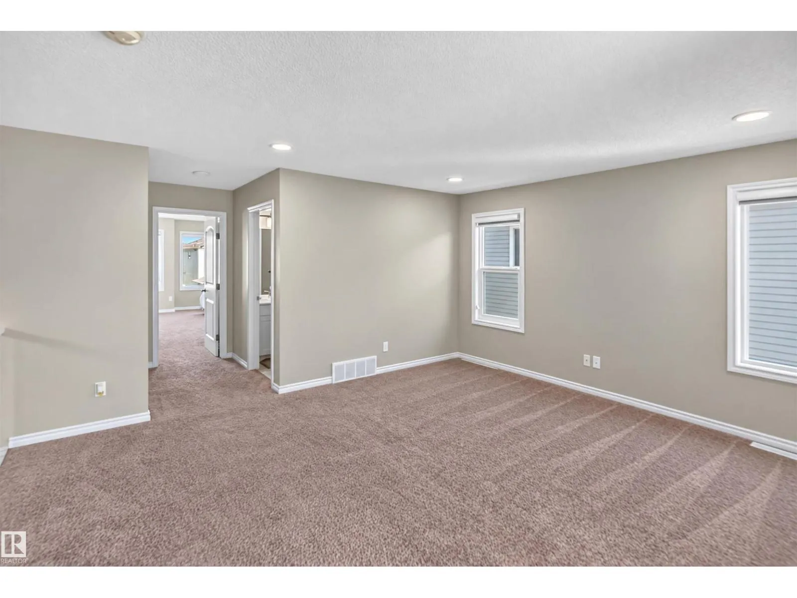 435 41 AV NW