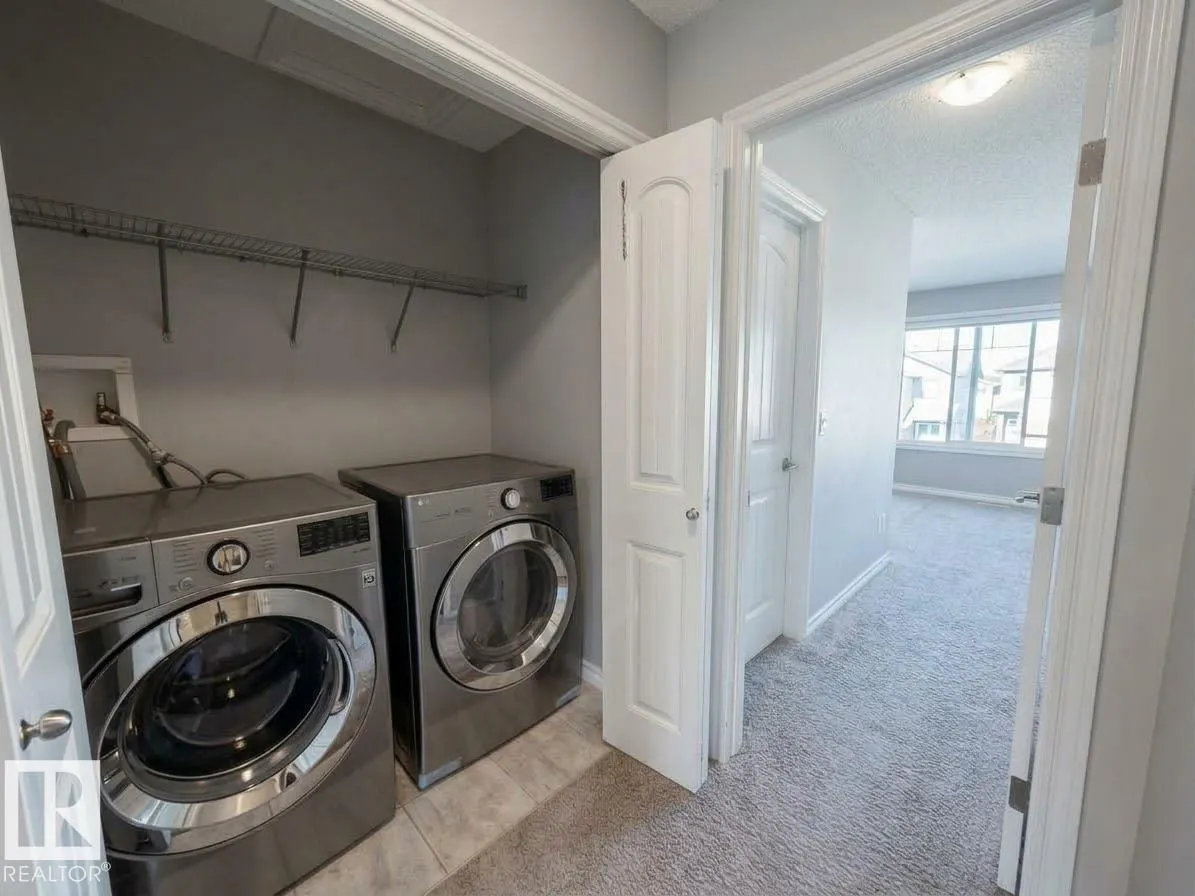 435 41 AV NW