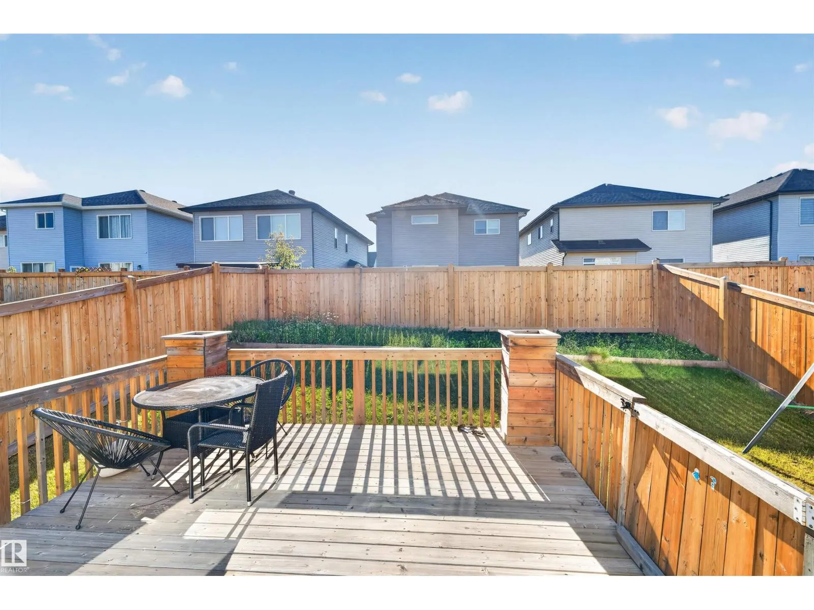 435 41 AV NW