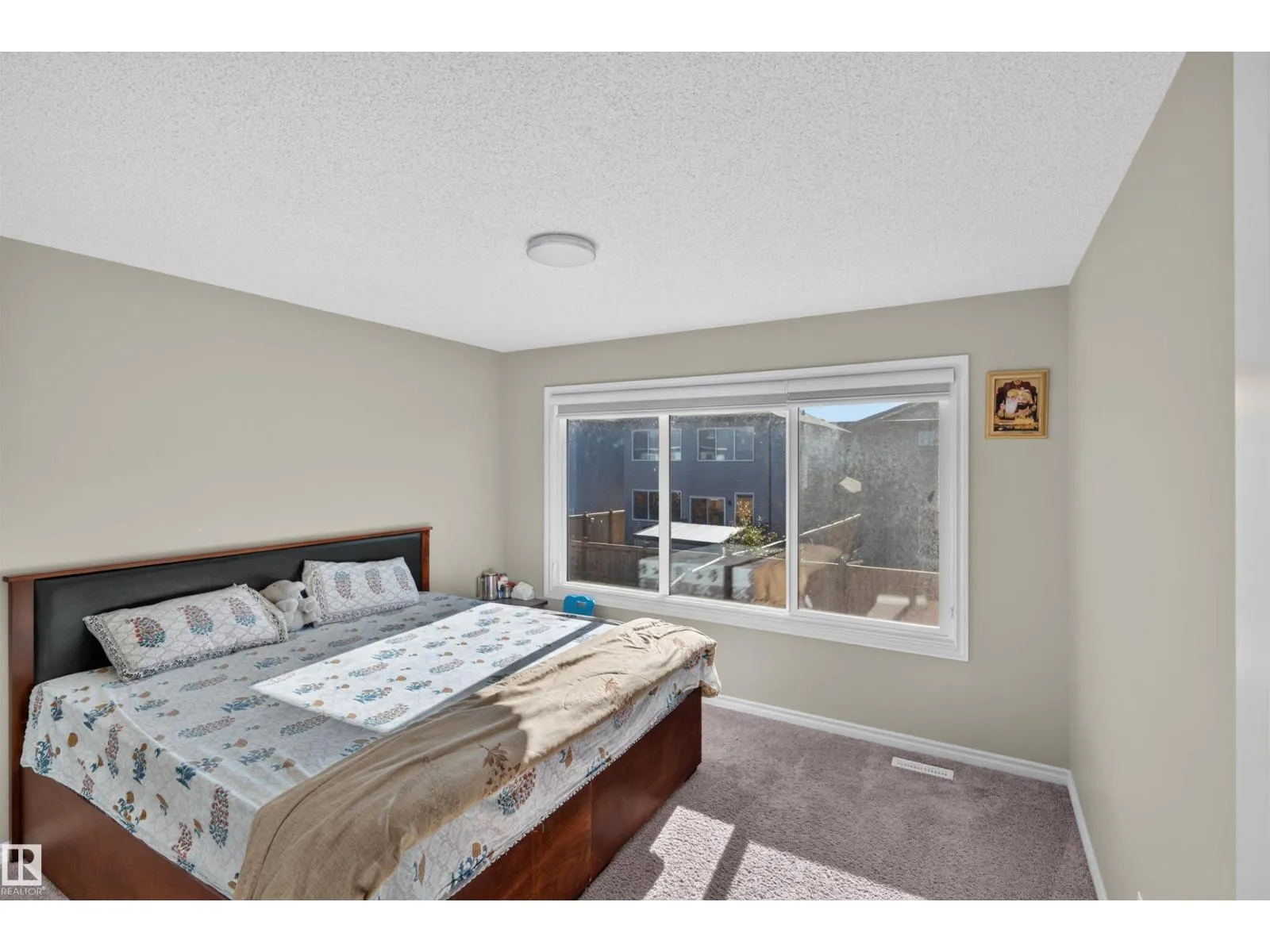 435 41 AV NW