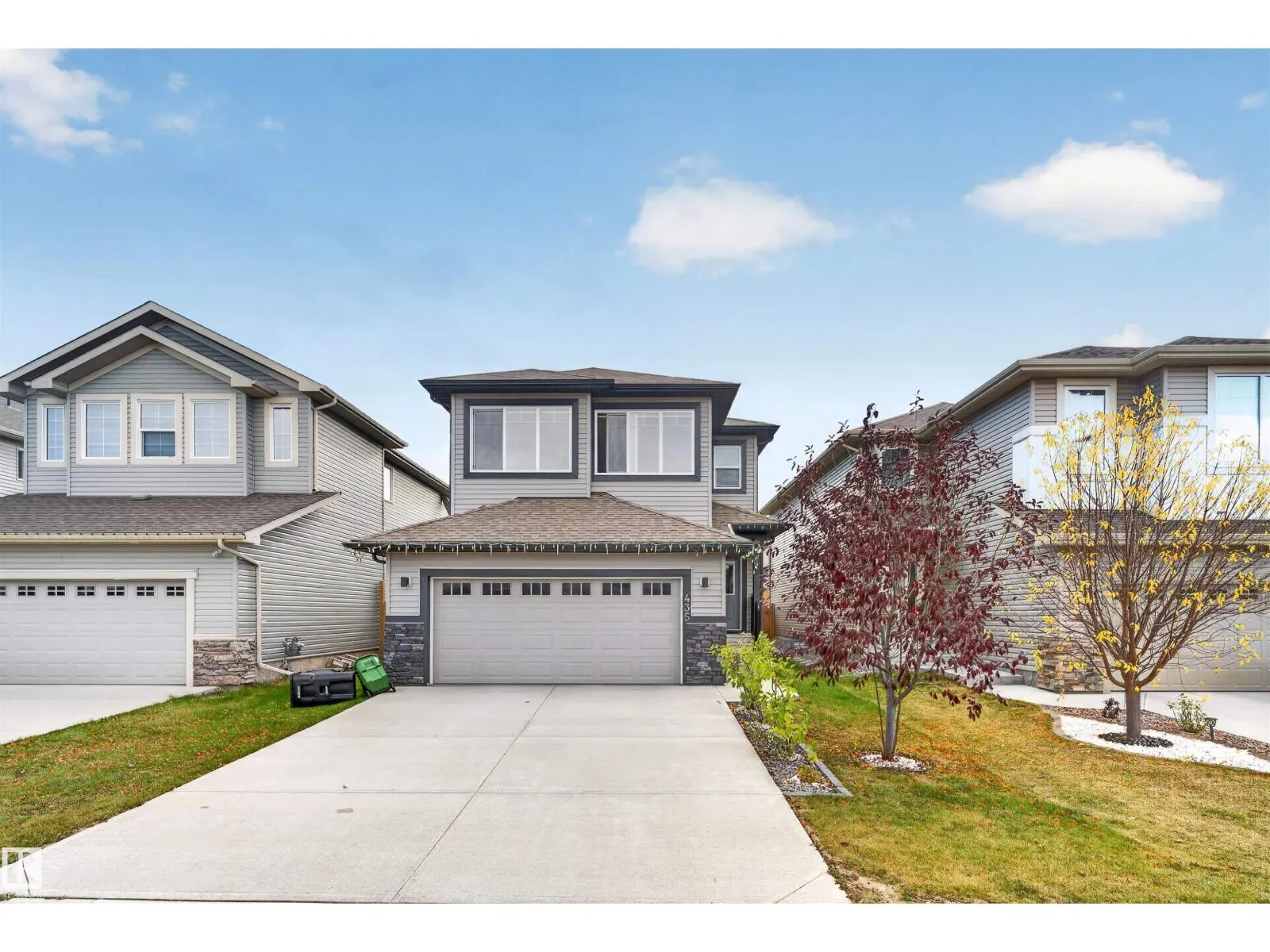 435 41 AV NW