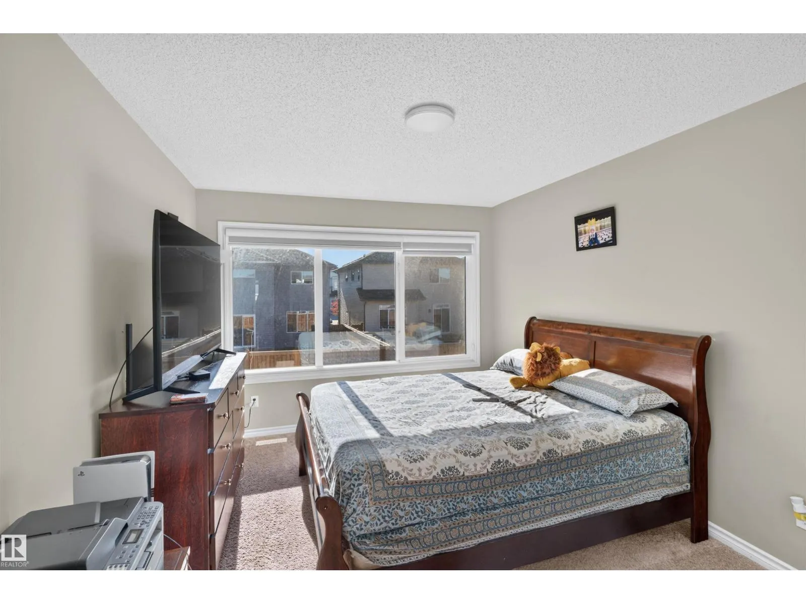 435 41 AV NW