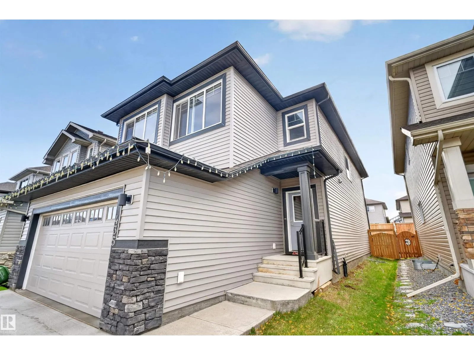 435 41 AV NW