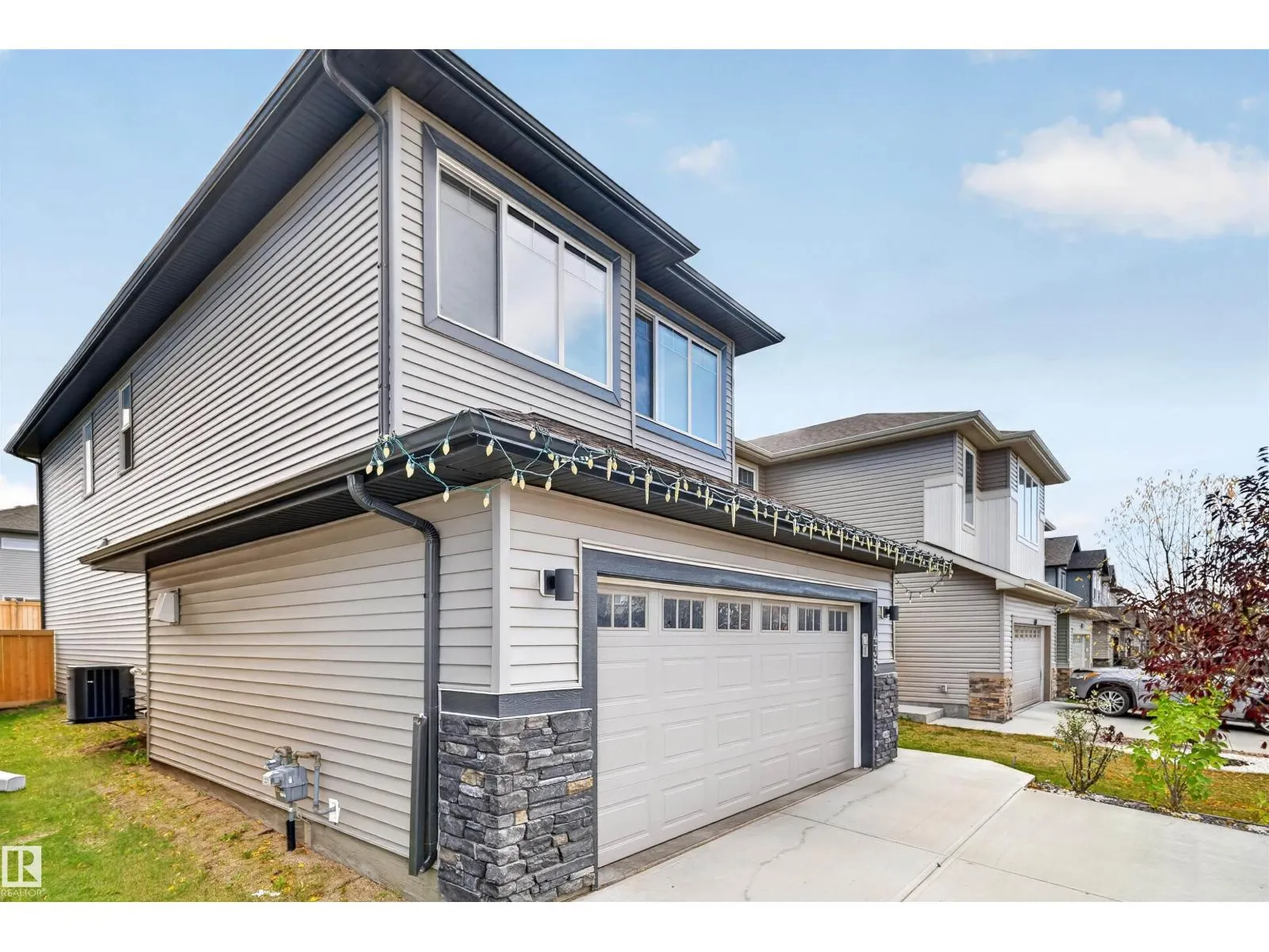 435 41 AV NW