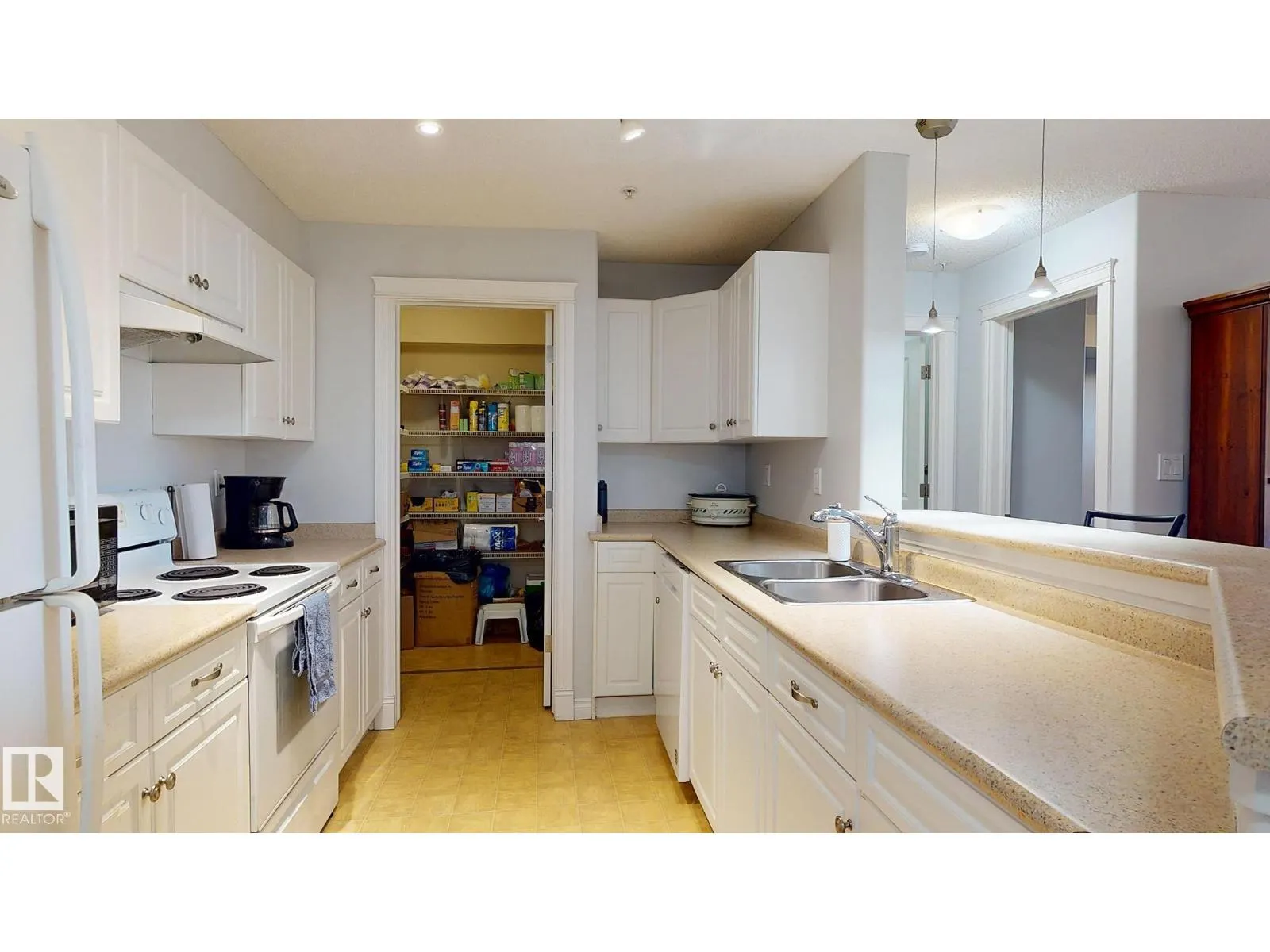 #208A 6 SPRUCE RIDGE DR