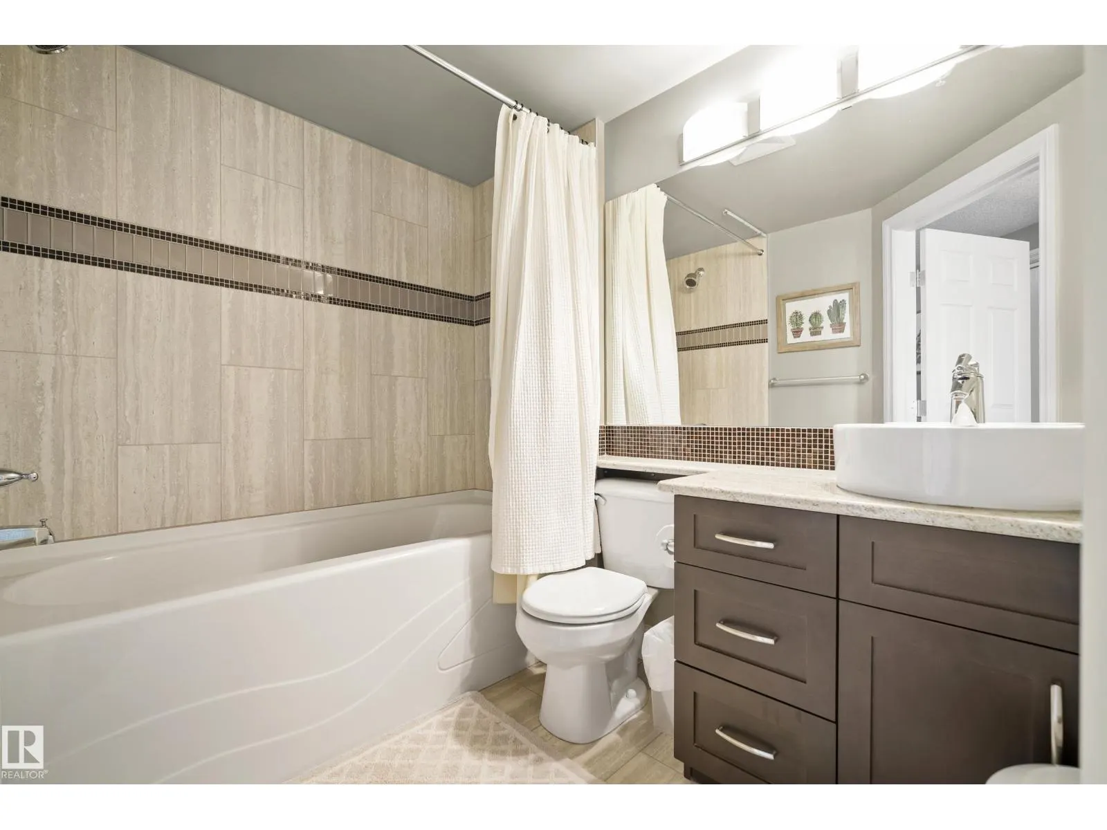 #1006 10303 111 ST NW