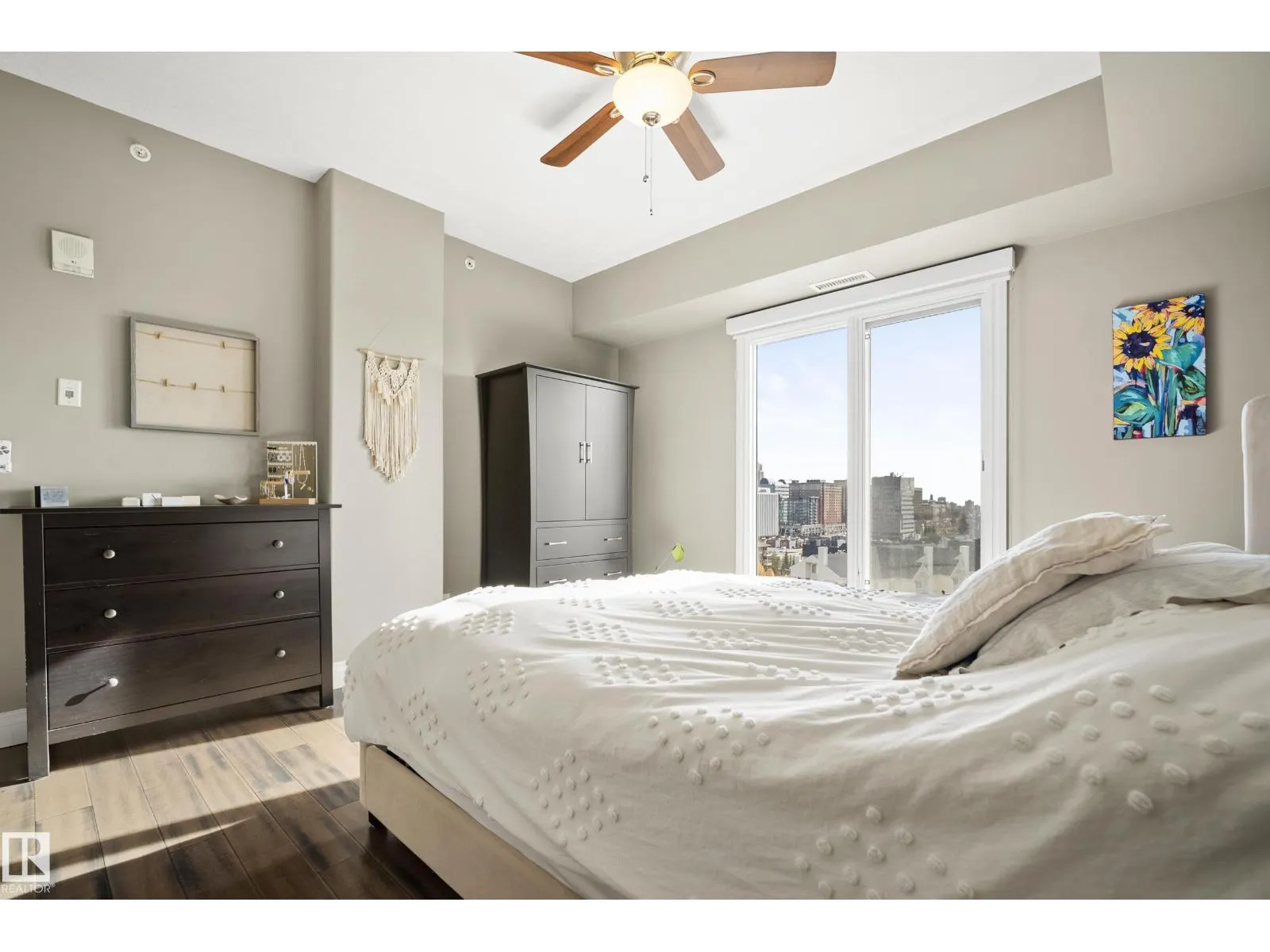 #1006 10303 111 ST NW