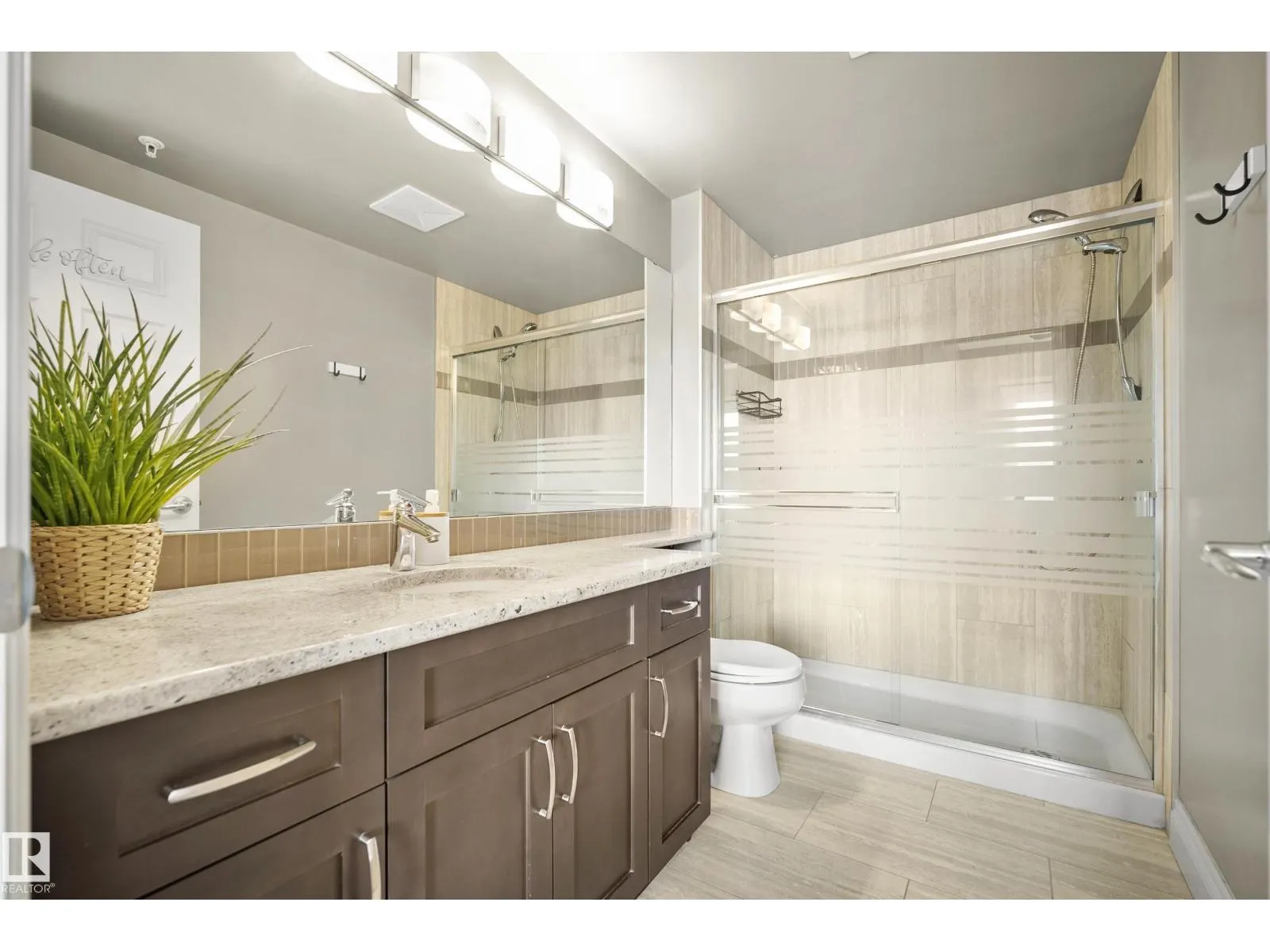 #1006 10303 111 ST NW