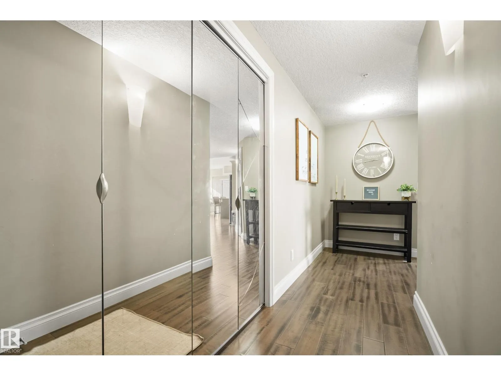 #1006 10303 111 ST NW