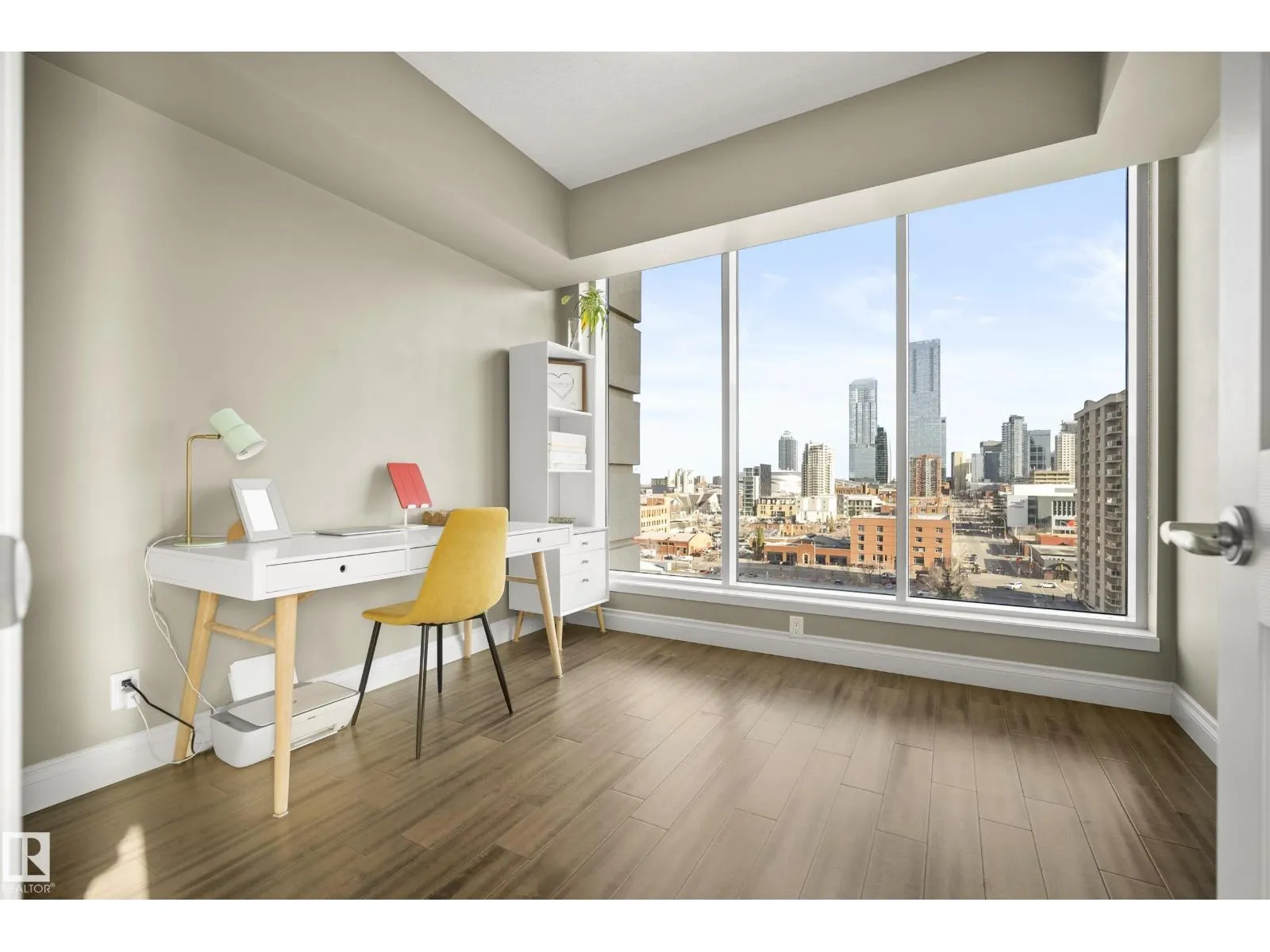 #1006 10303 111 ST NW