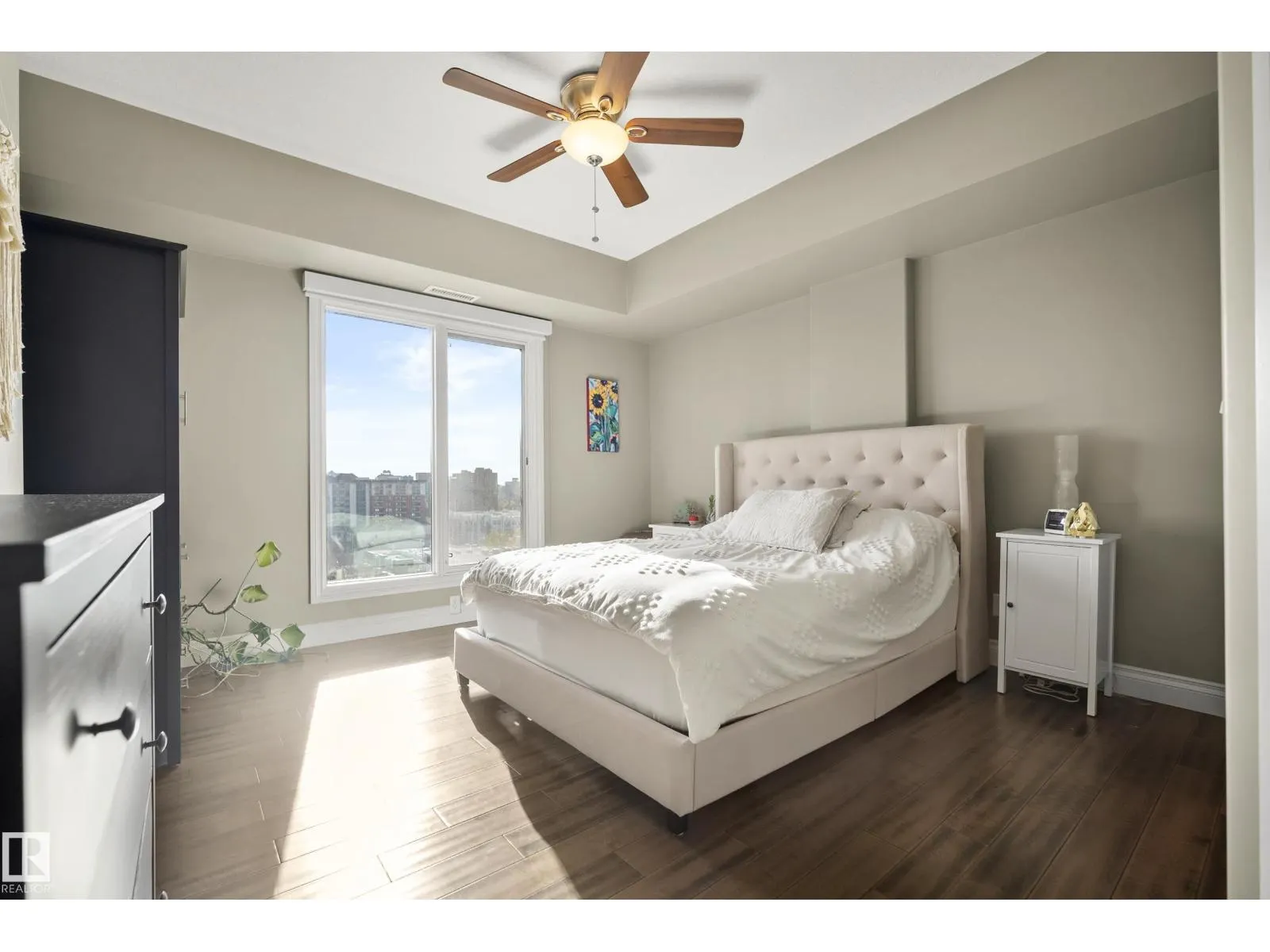 #1006 10303 111 ST NW