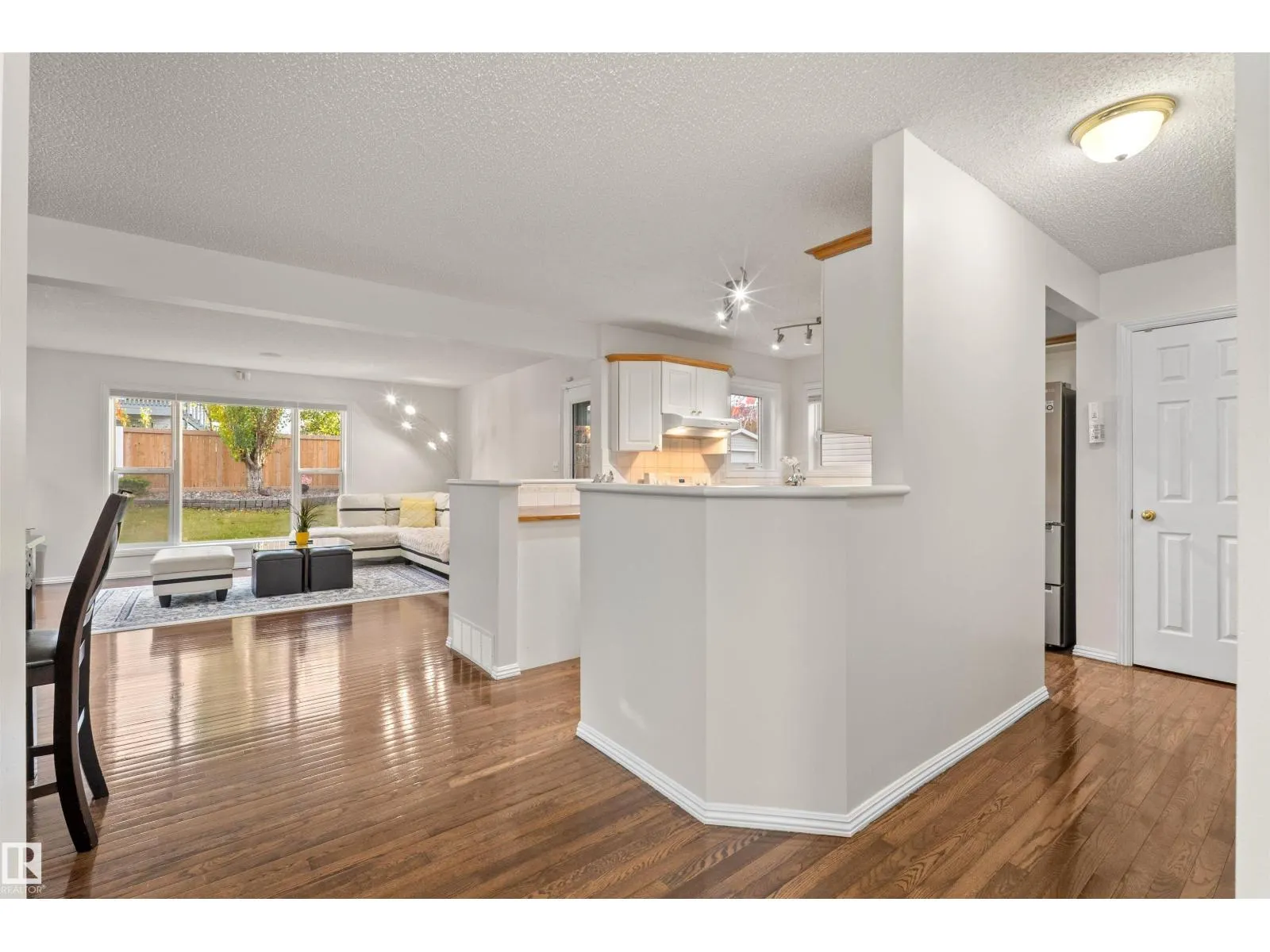 305 WILD ROSE WY NW