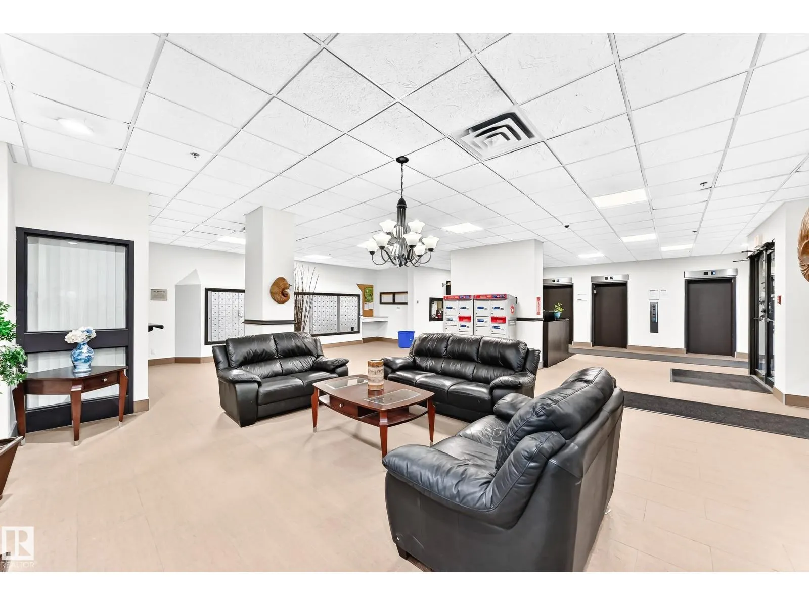 #200 10149 SASKATCHEWAN DR NW