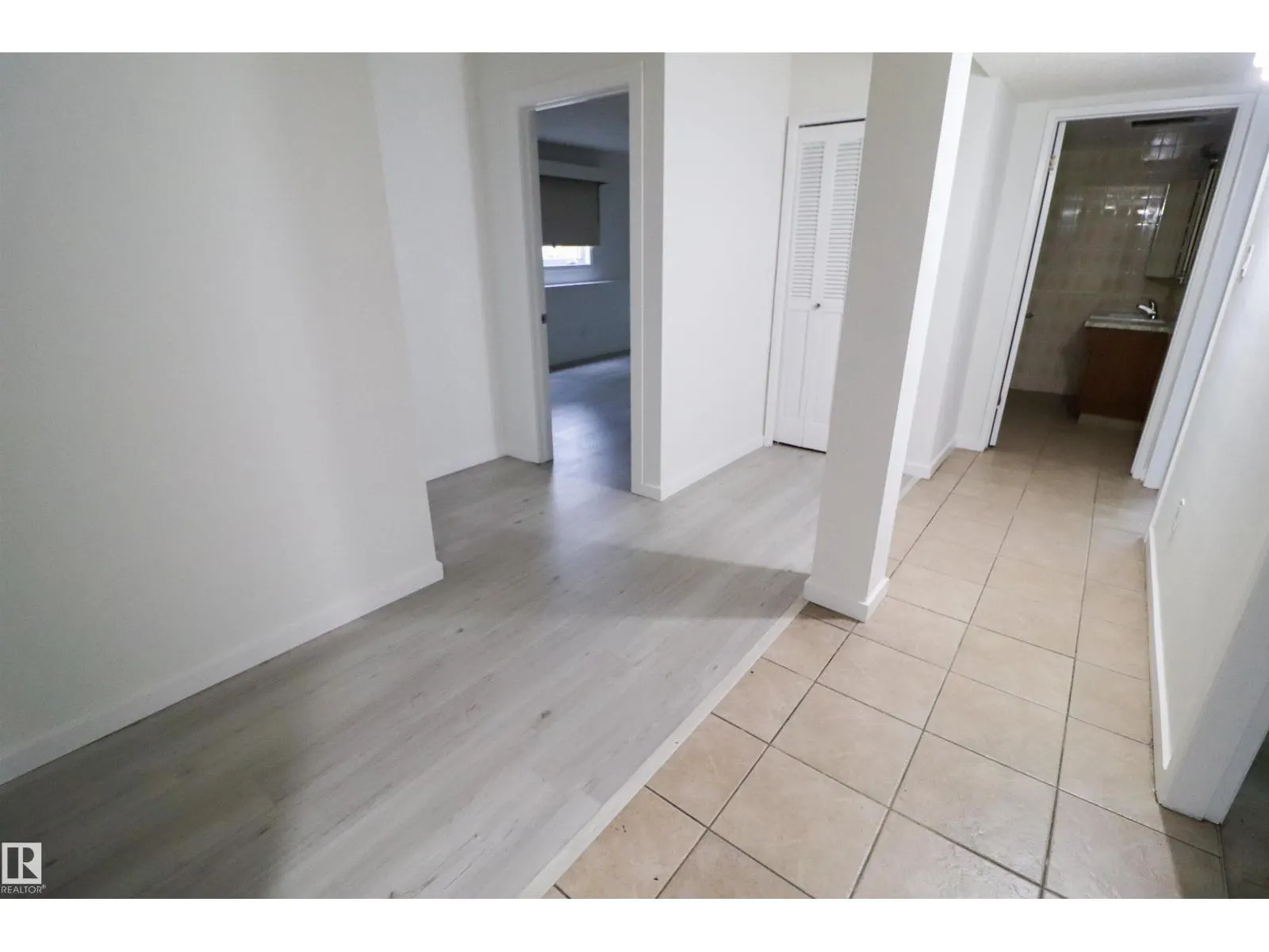 10118 & 10120 121 AV NW