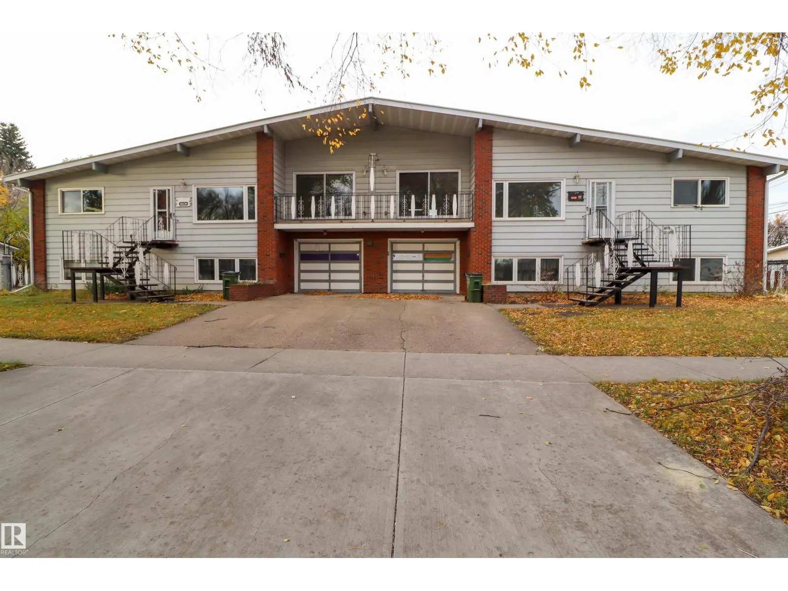 10118 & 10120 121 AV NW