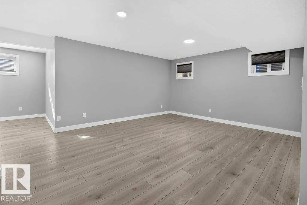 1612 ERKER WY NW