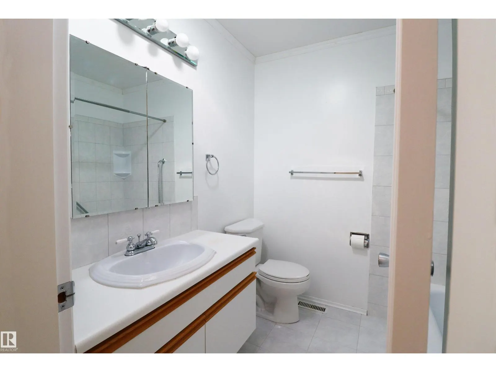 9527 151 AV NW