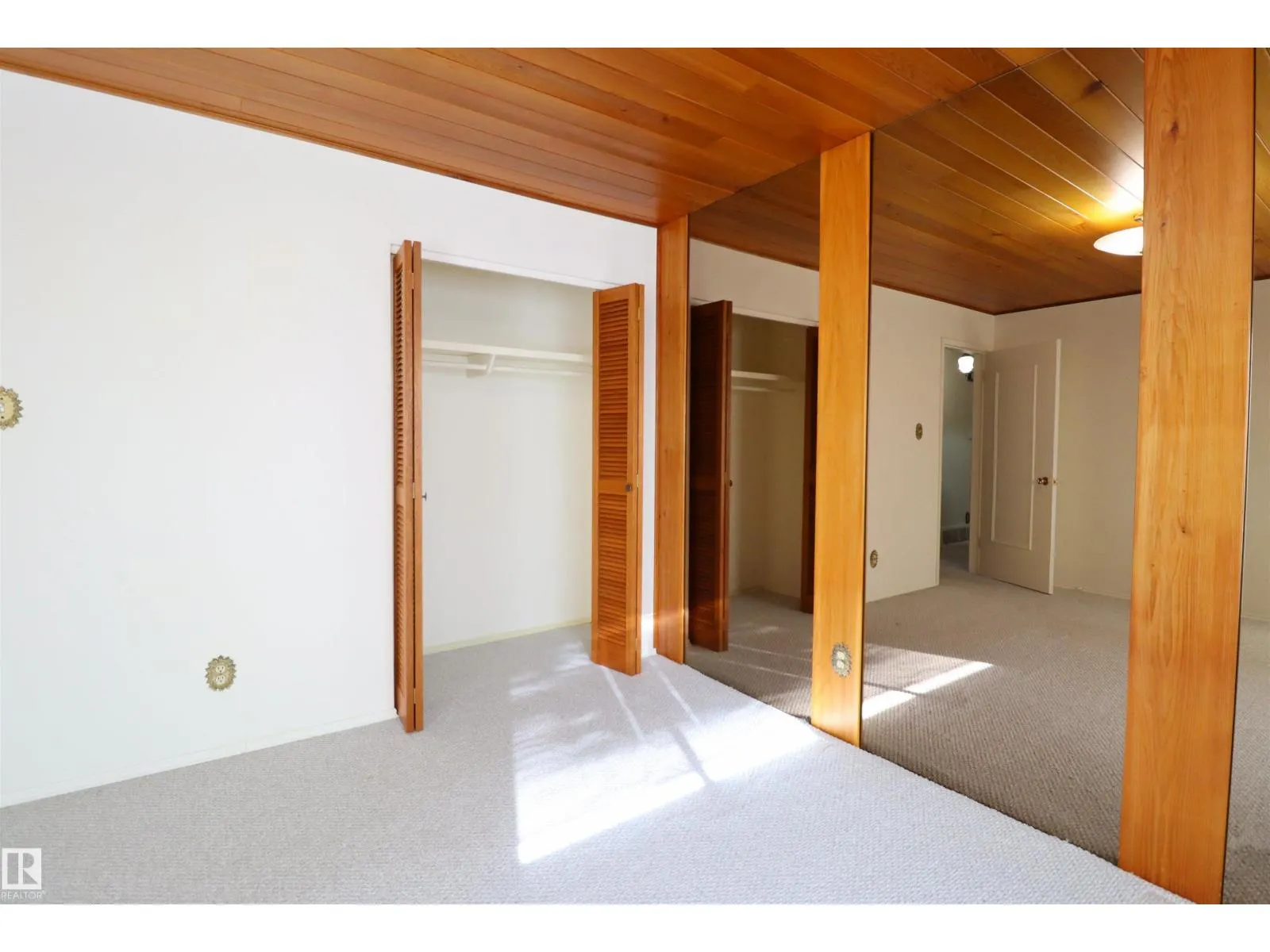 9527 151 AV NW