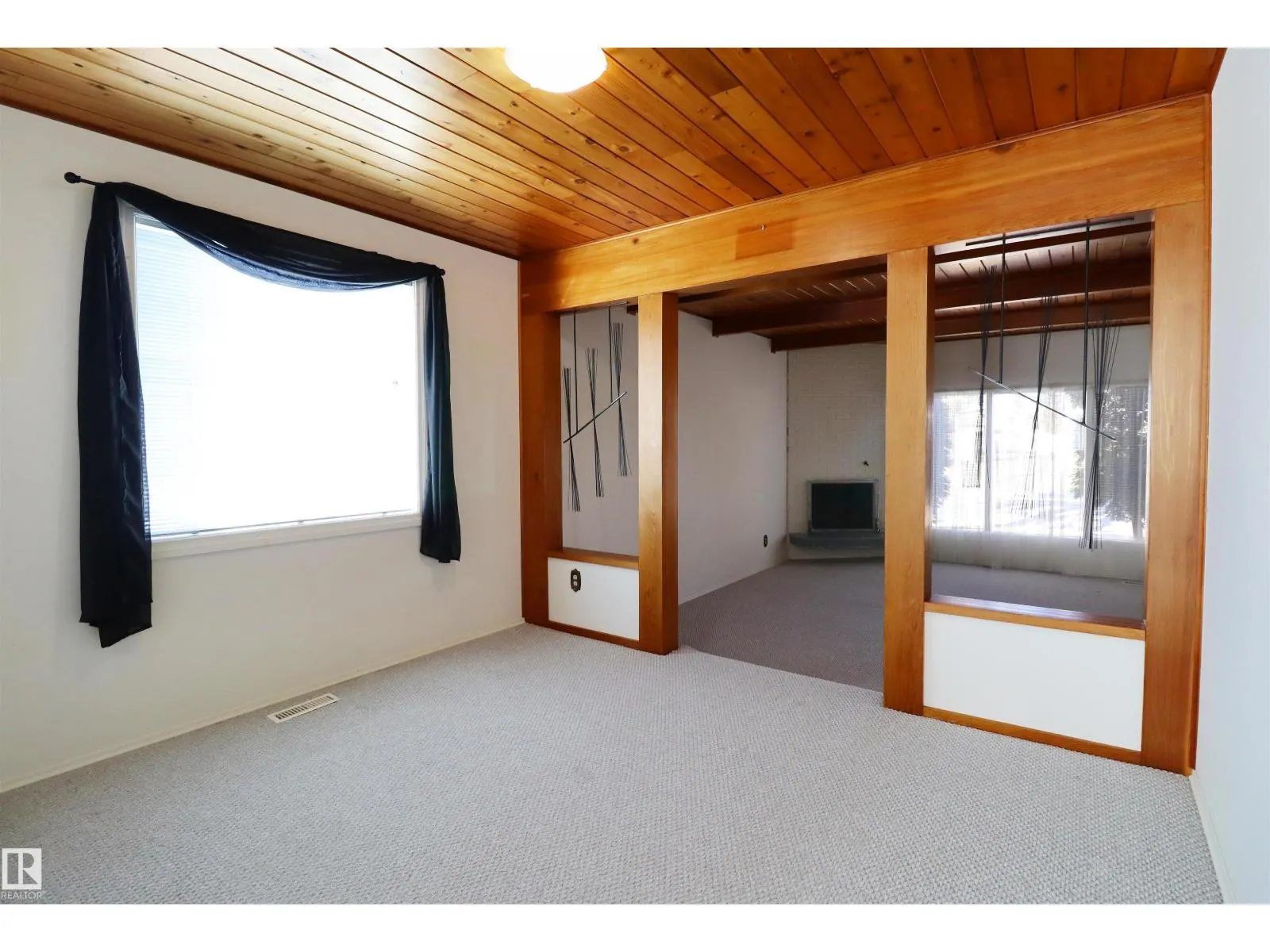 9527 151 AV NW
