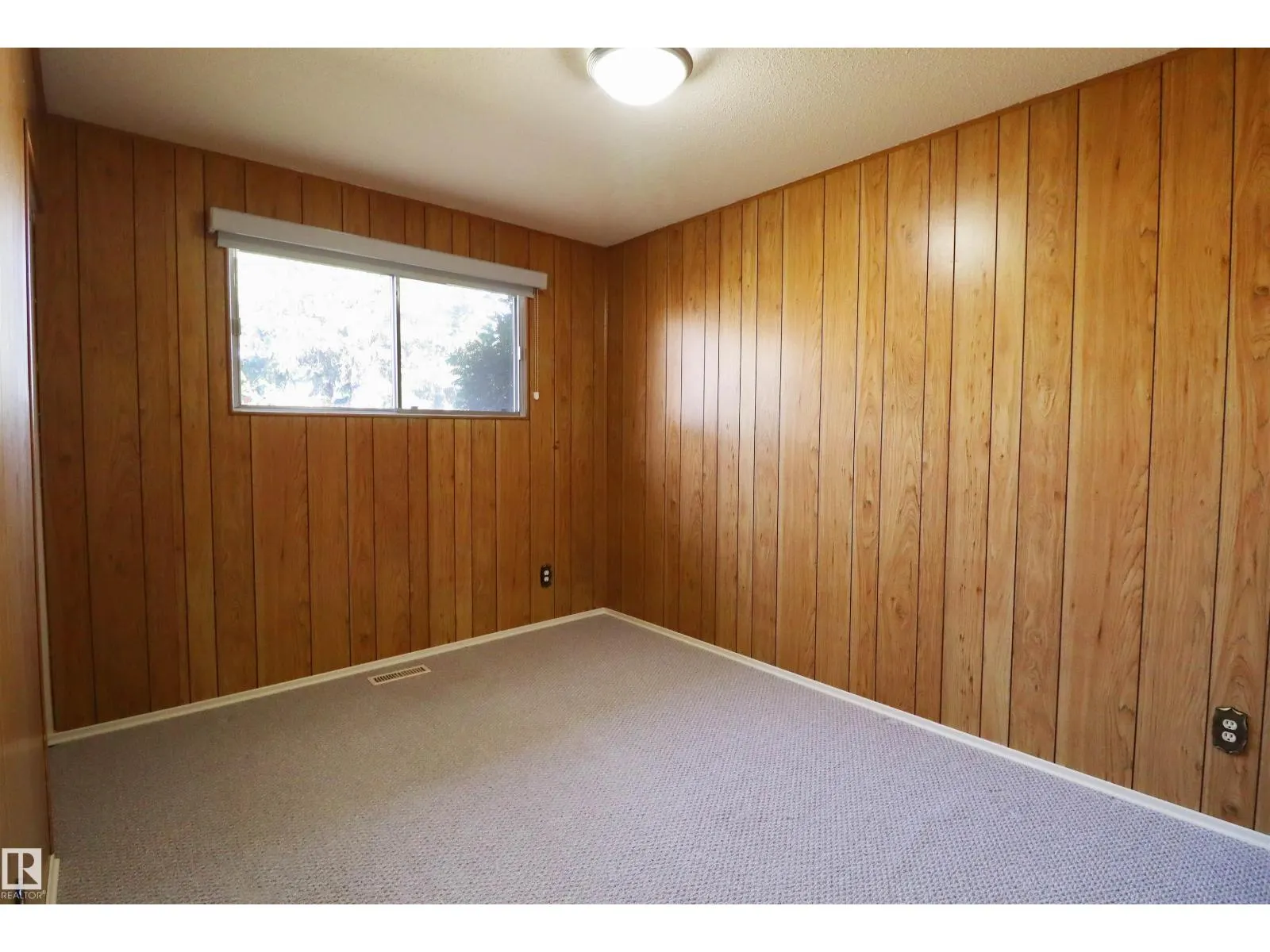 9527 151 AV NW