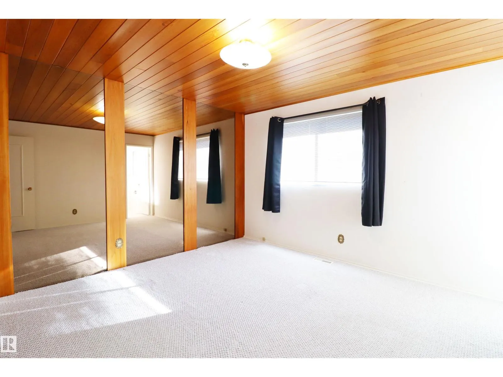 9527 151 AV NW