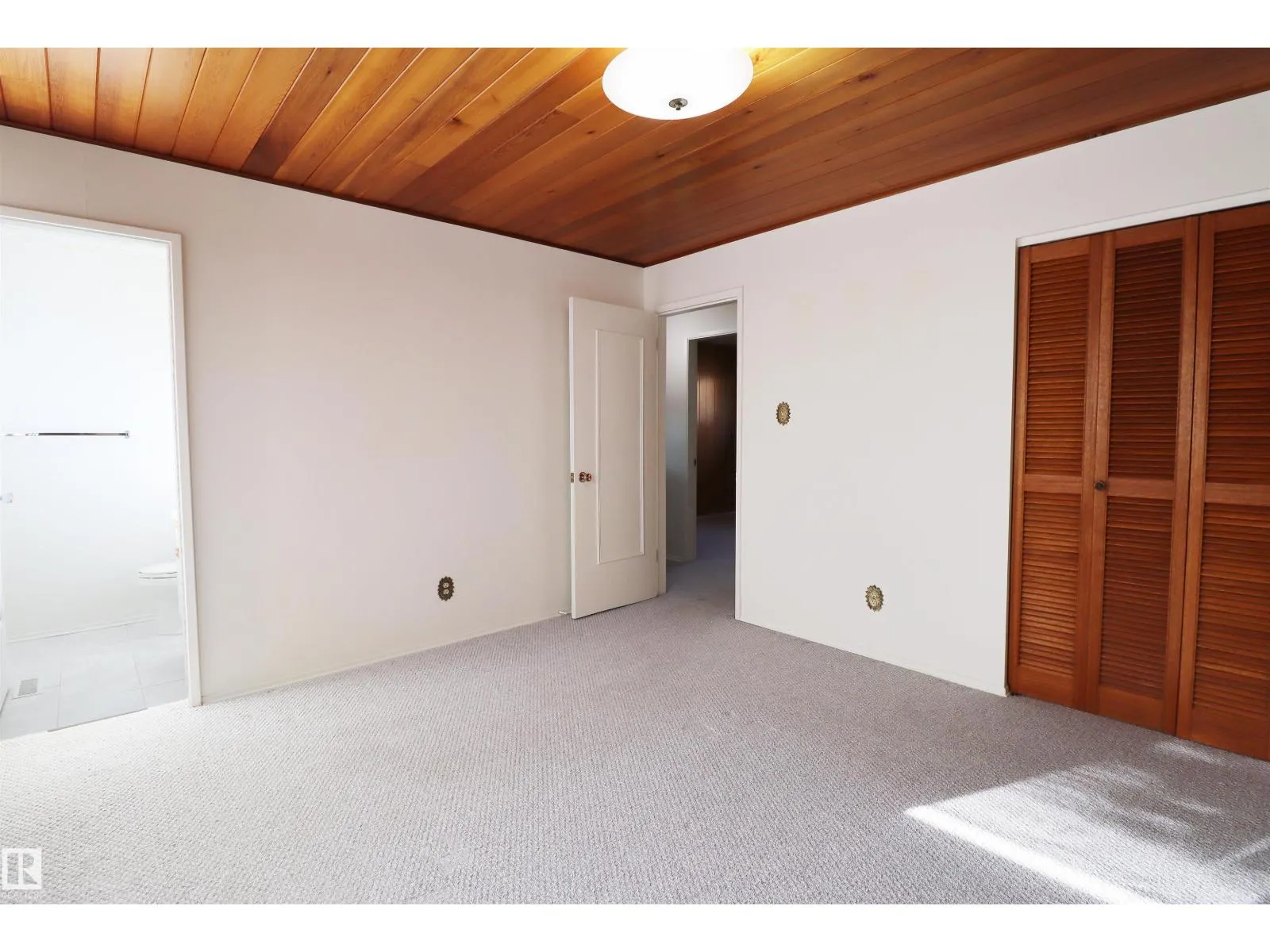 9527 151 AV NW