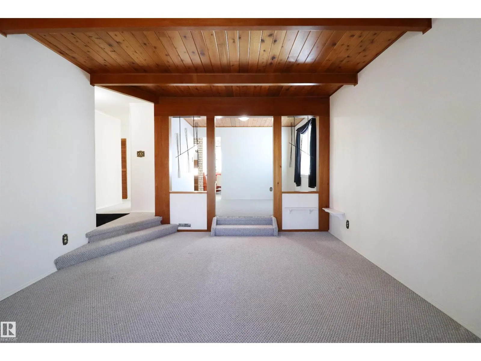 9527 151 AV NW