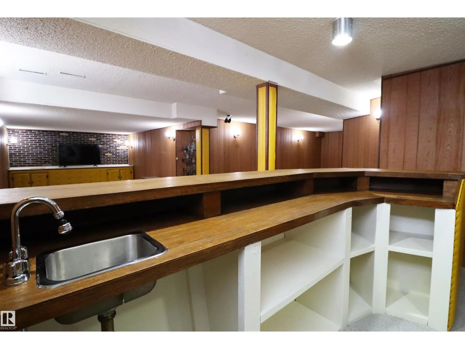 9527 151 AV NW