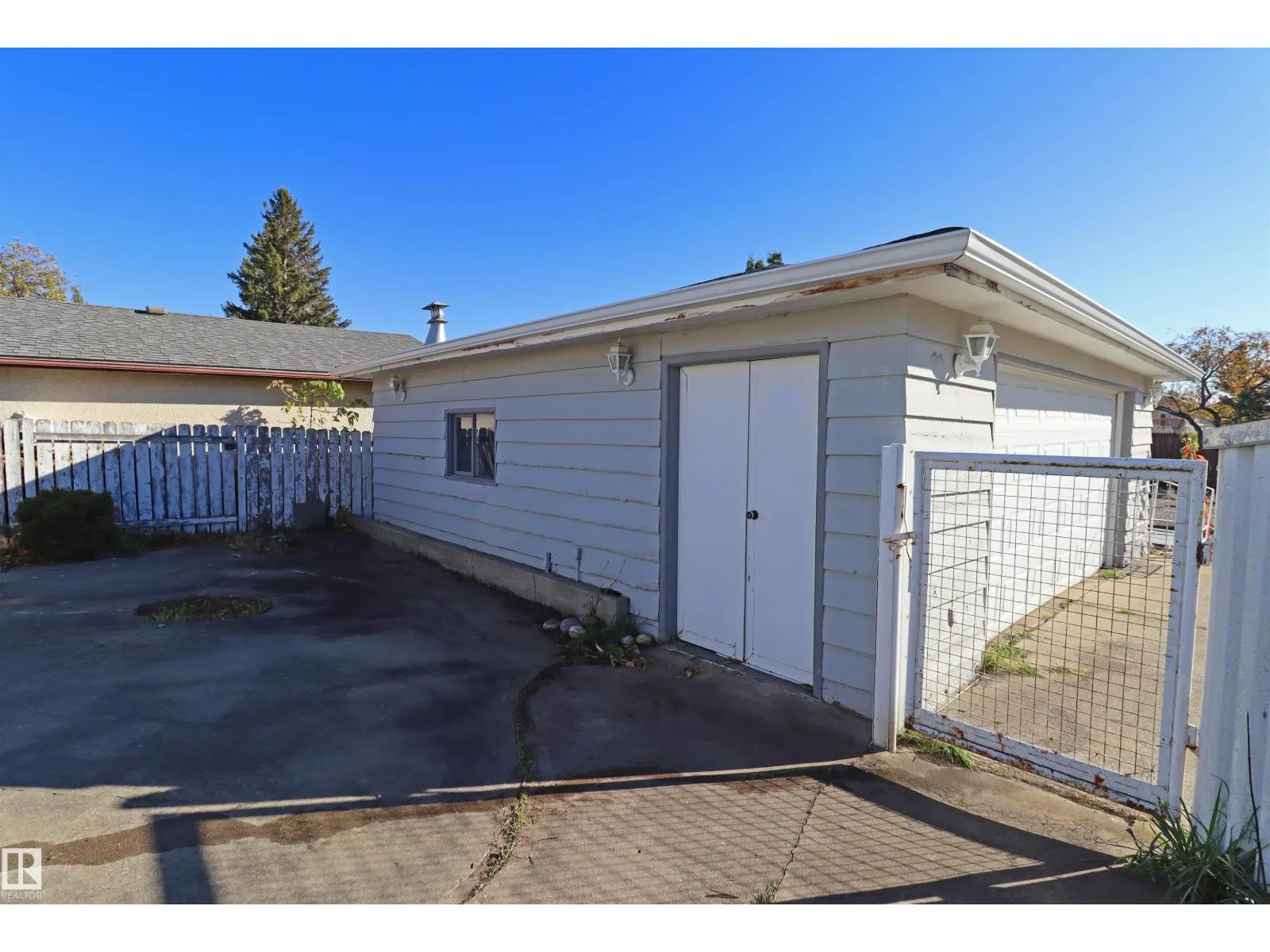 9527 151 AV NW